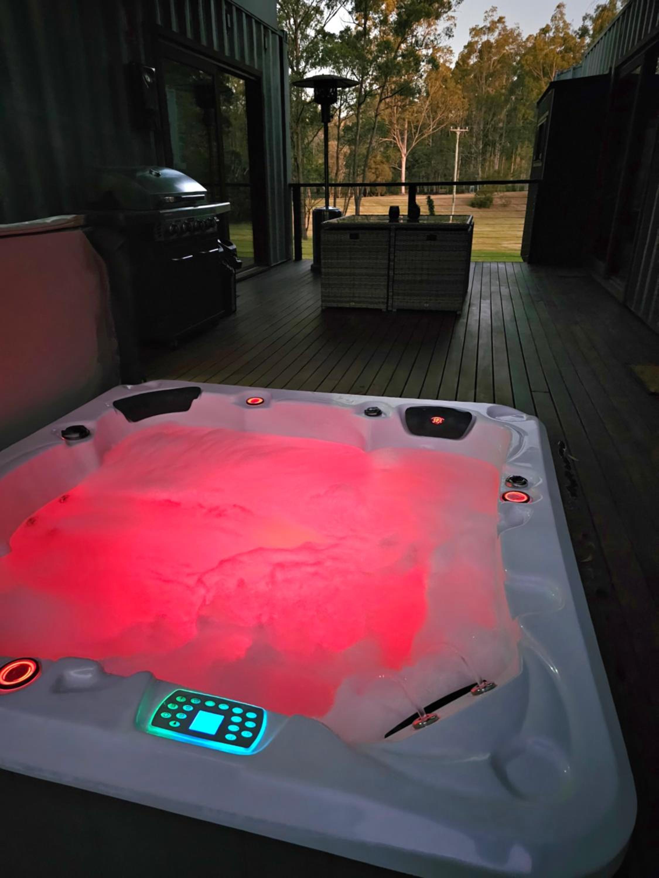 Deluxe Suite with Spa Bath - Photo 16