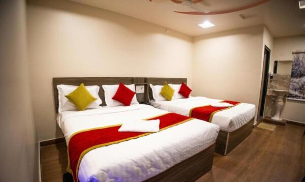 King Room with Two King Beds photo 1