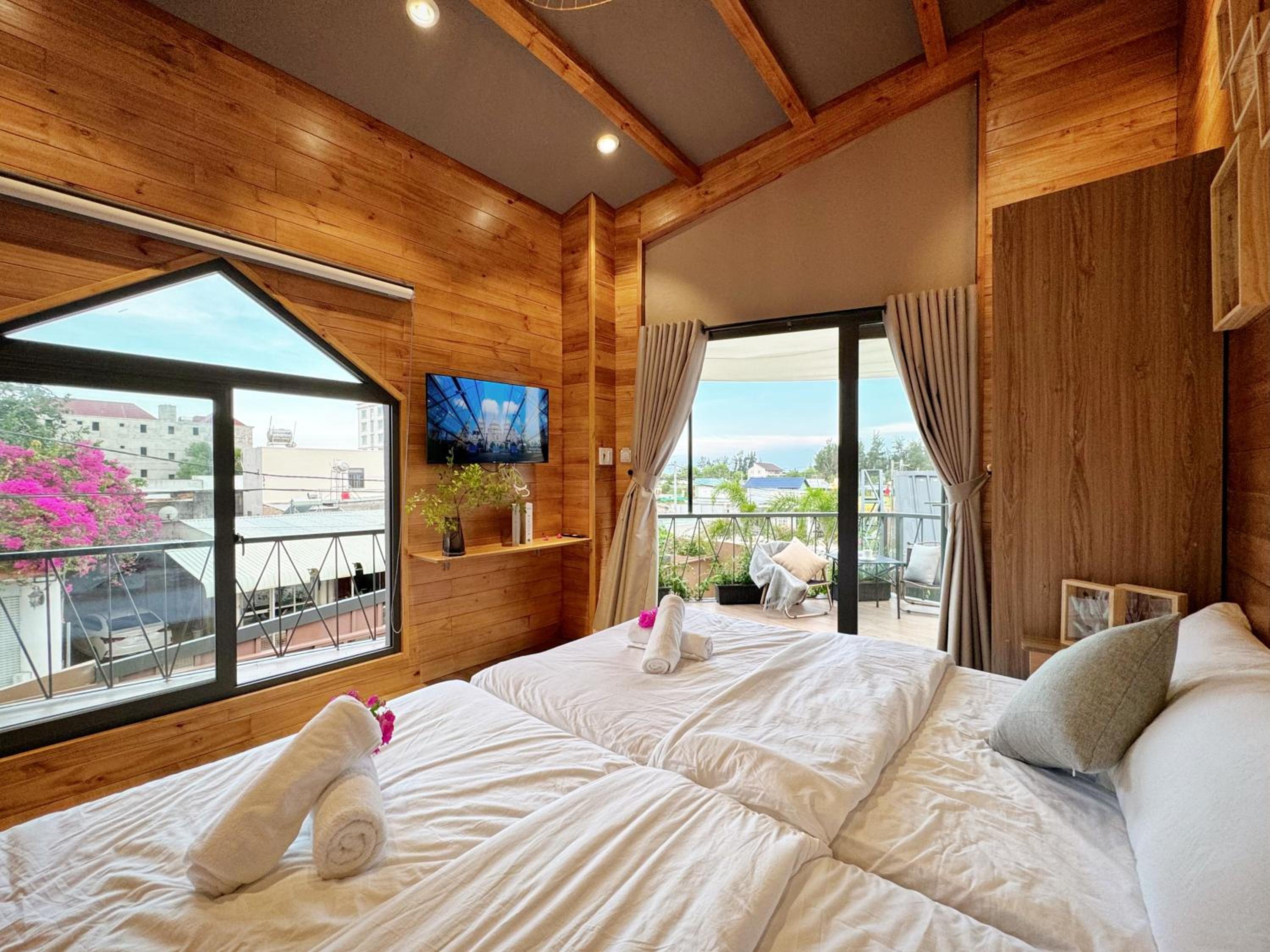Triple Room with Pool View photo 3