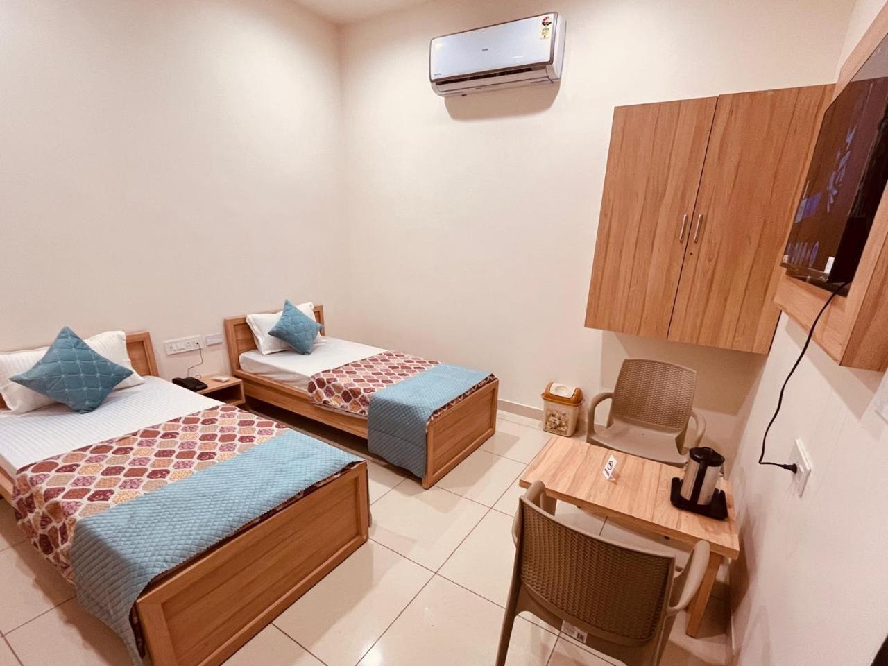 Deluxe Room - Photo 10