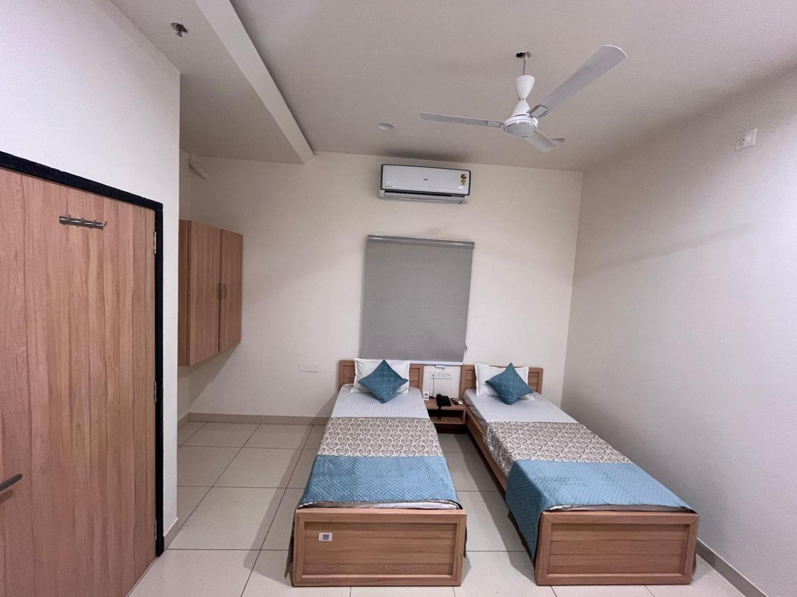 Deluxe Room - Photo 6