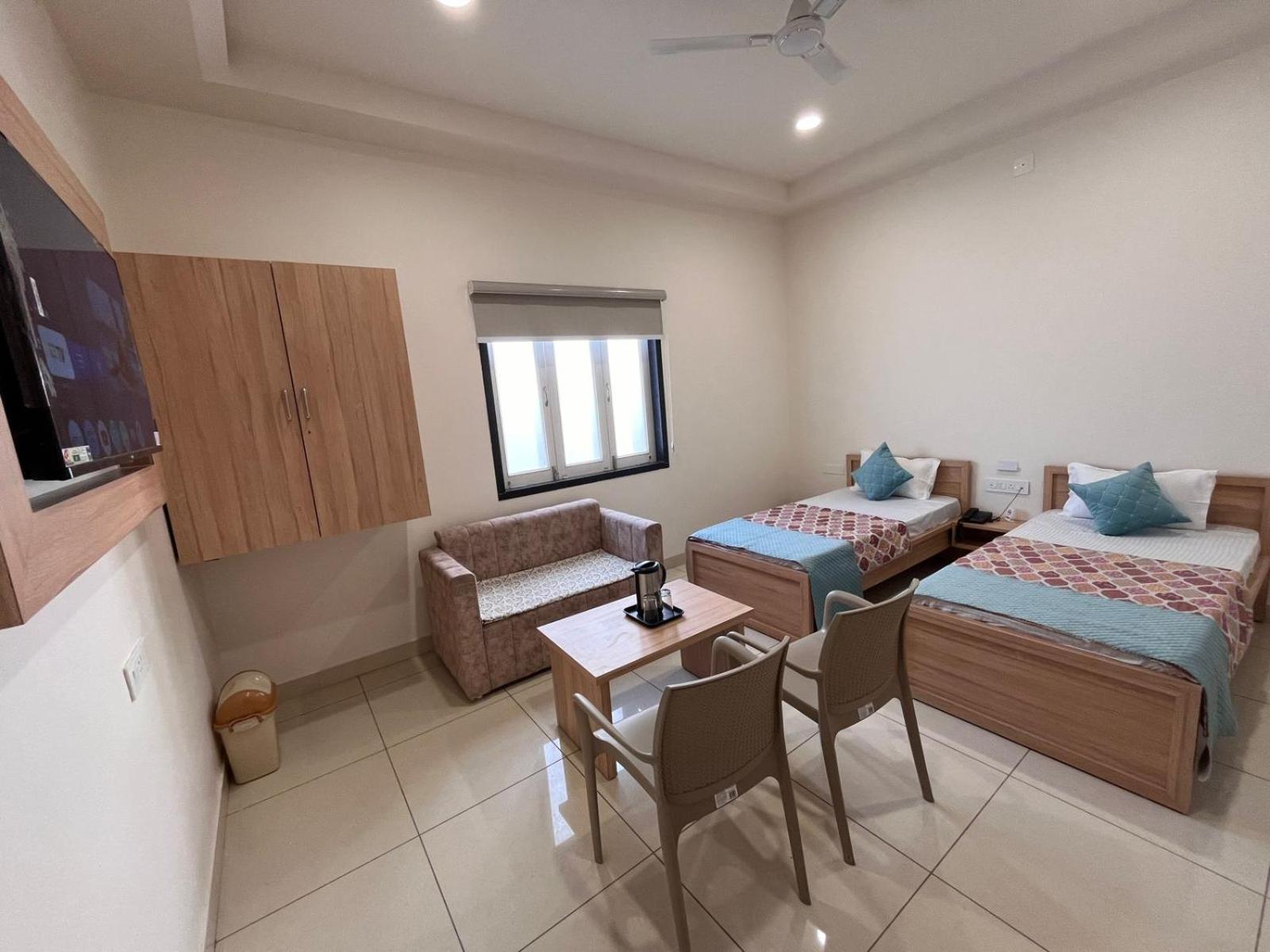 Deluxe Room - Photo 5