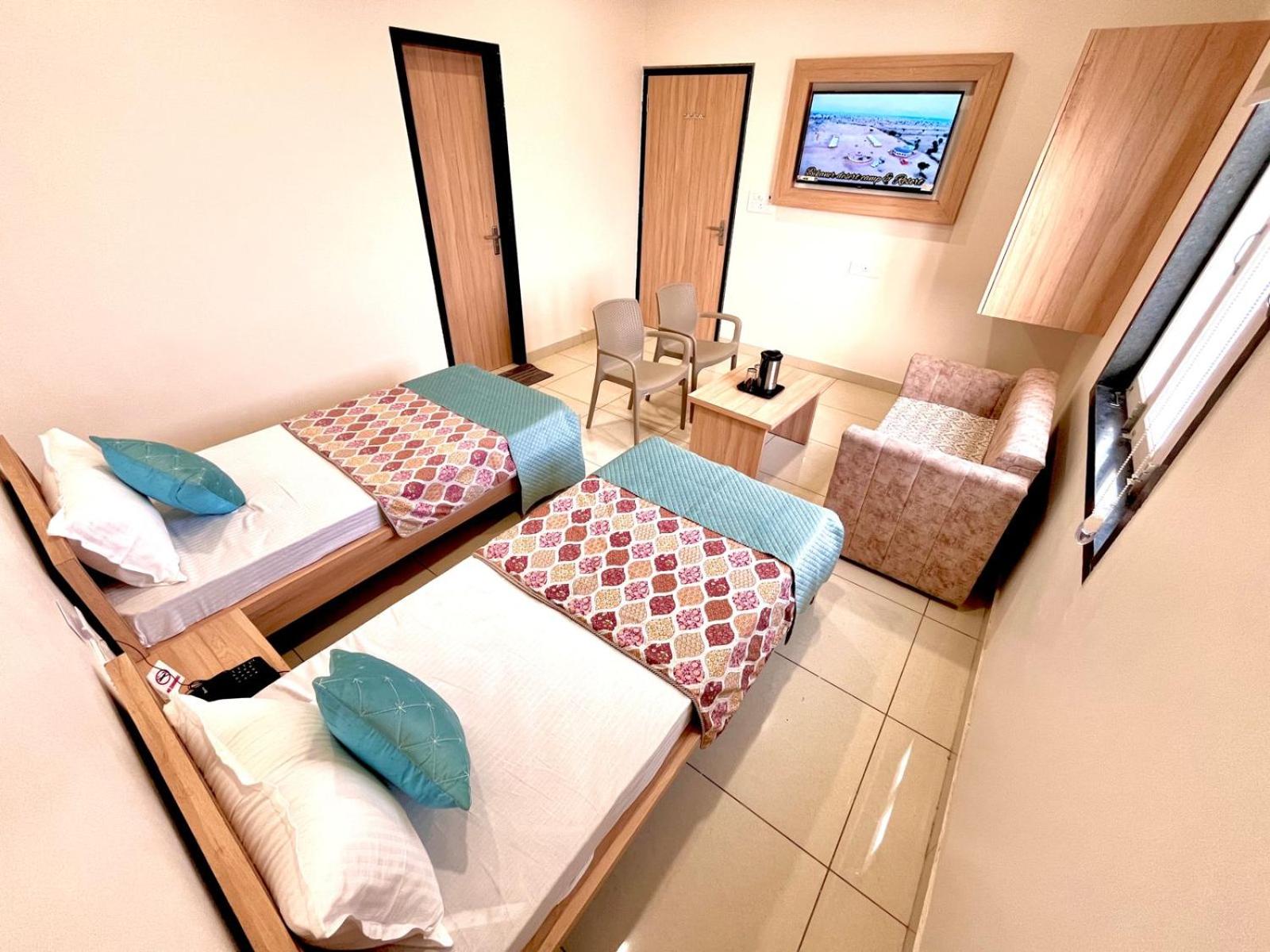 Deluxe Room - Photo 3