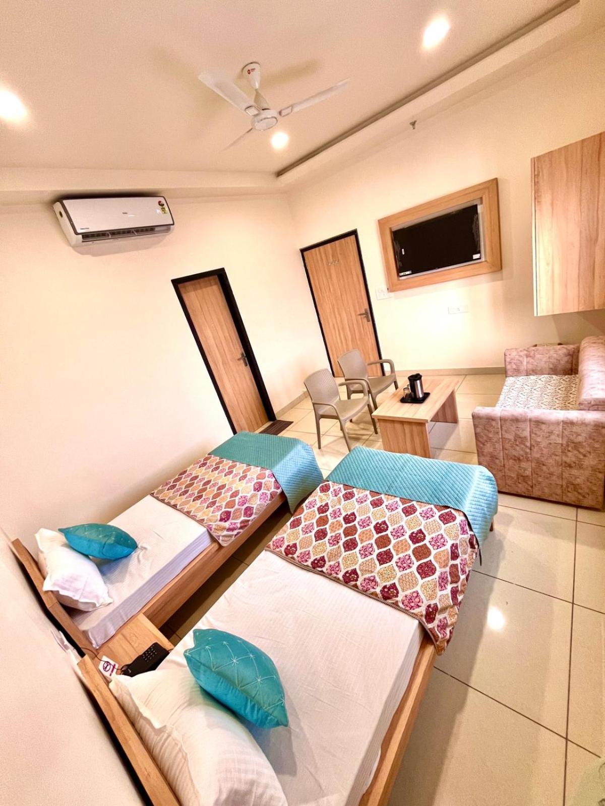 Deluxe Room - Photo 2
