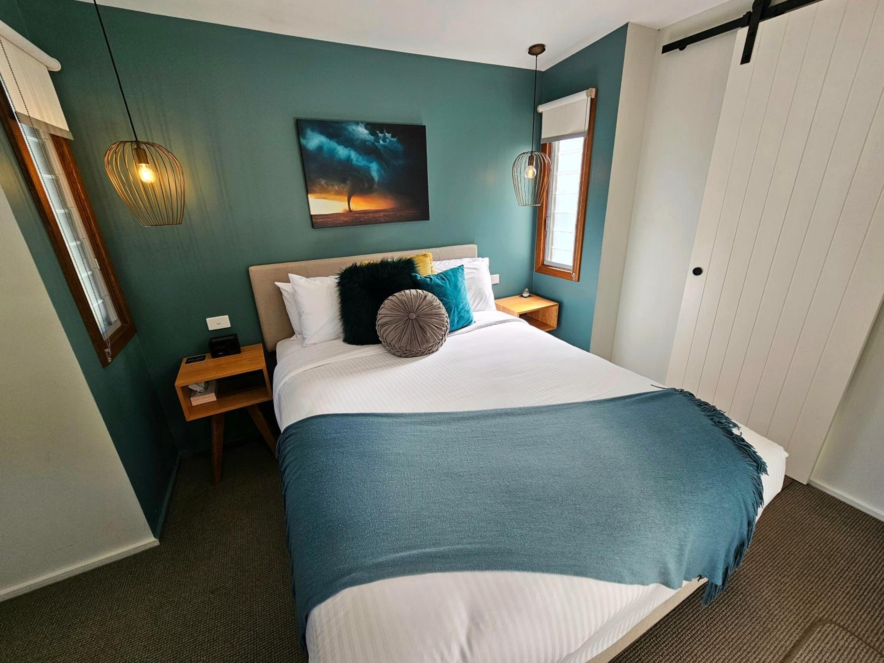 Queen Suite with Spa Bath - Photo 1