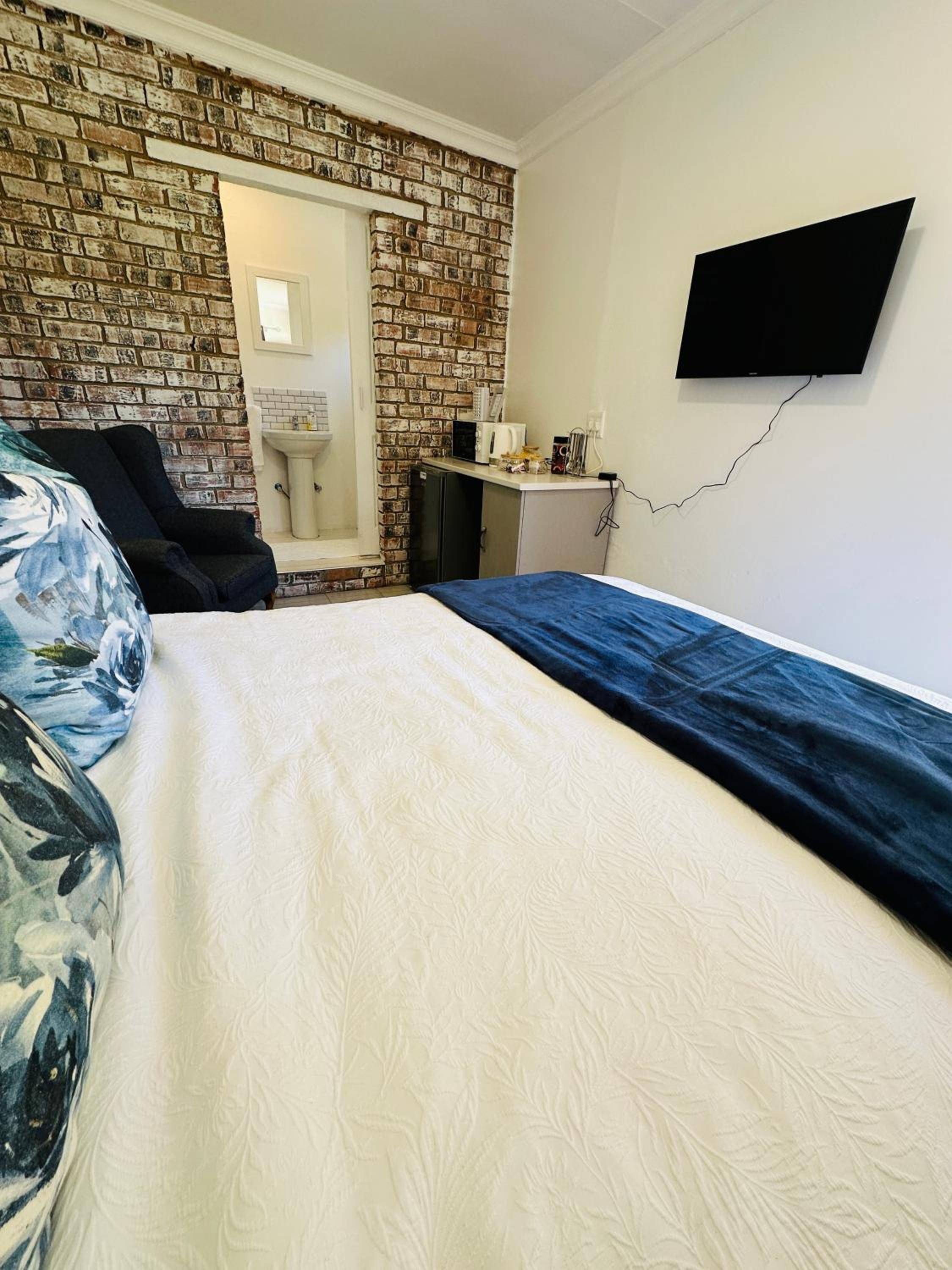 Budget Double Room photo 1