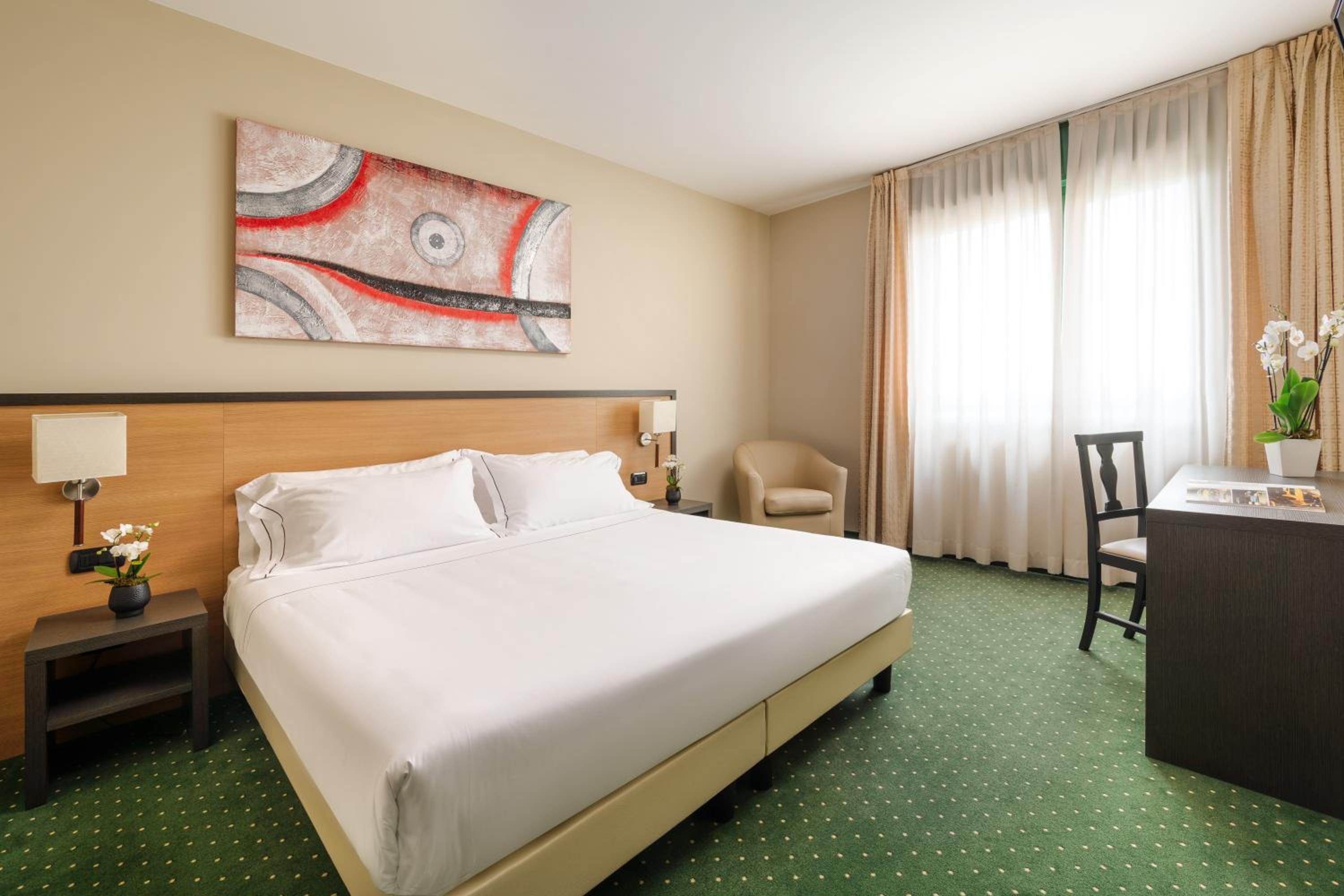 Business Double Room - Photo 2