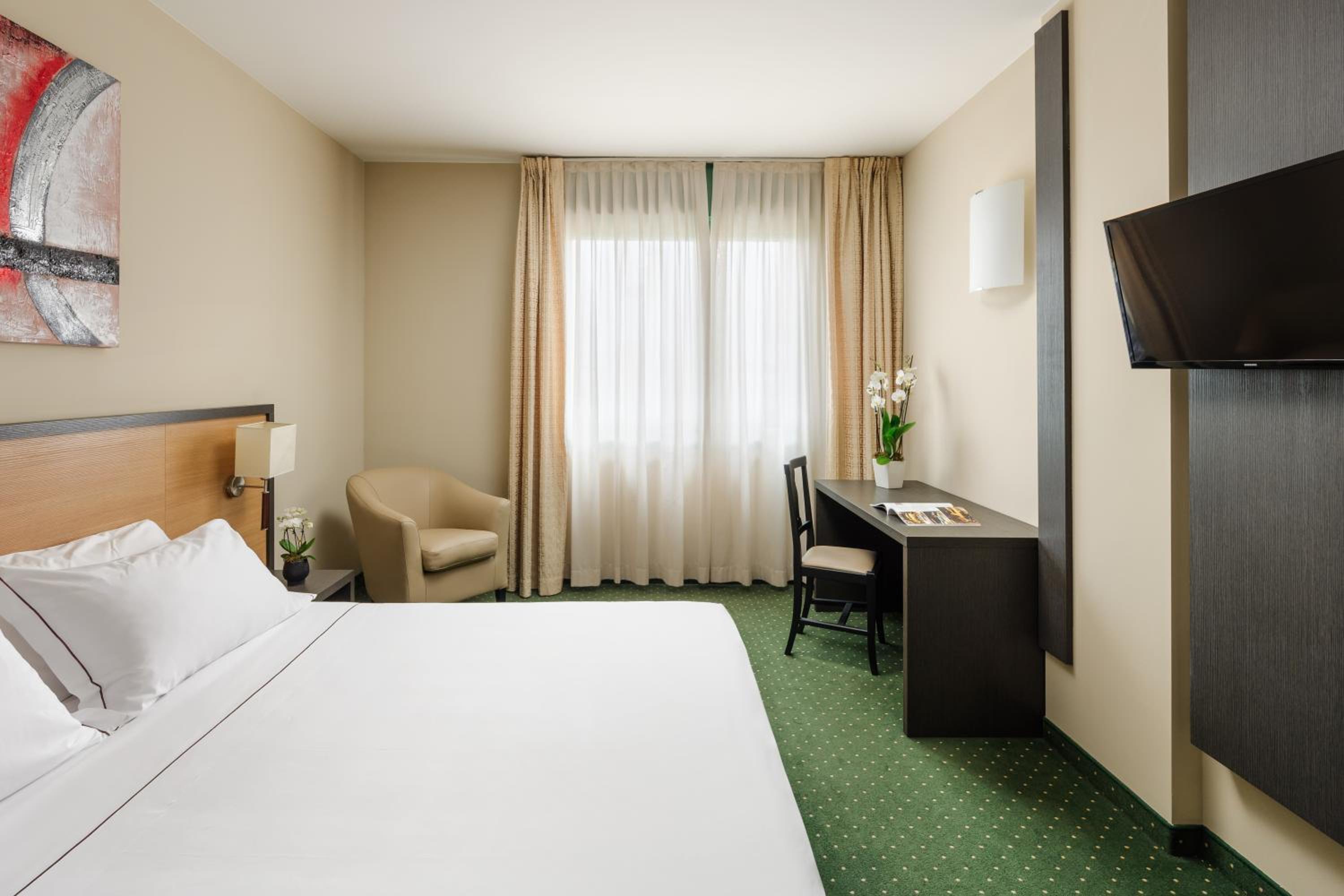 Business Double Room - Photo 3