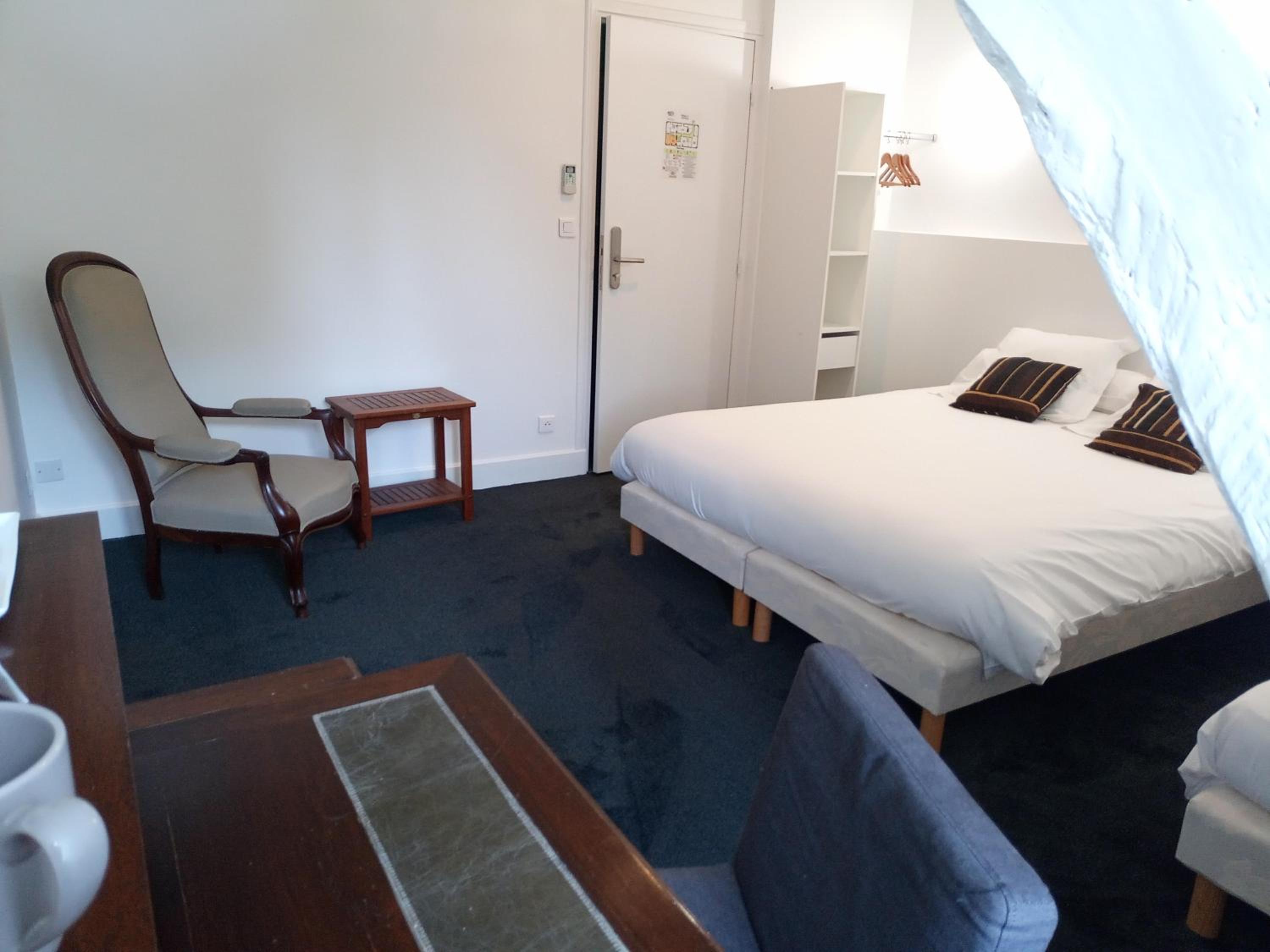 Triple Room in the Castle