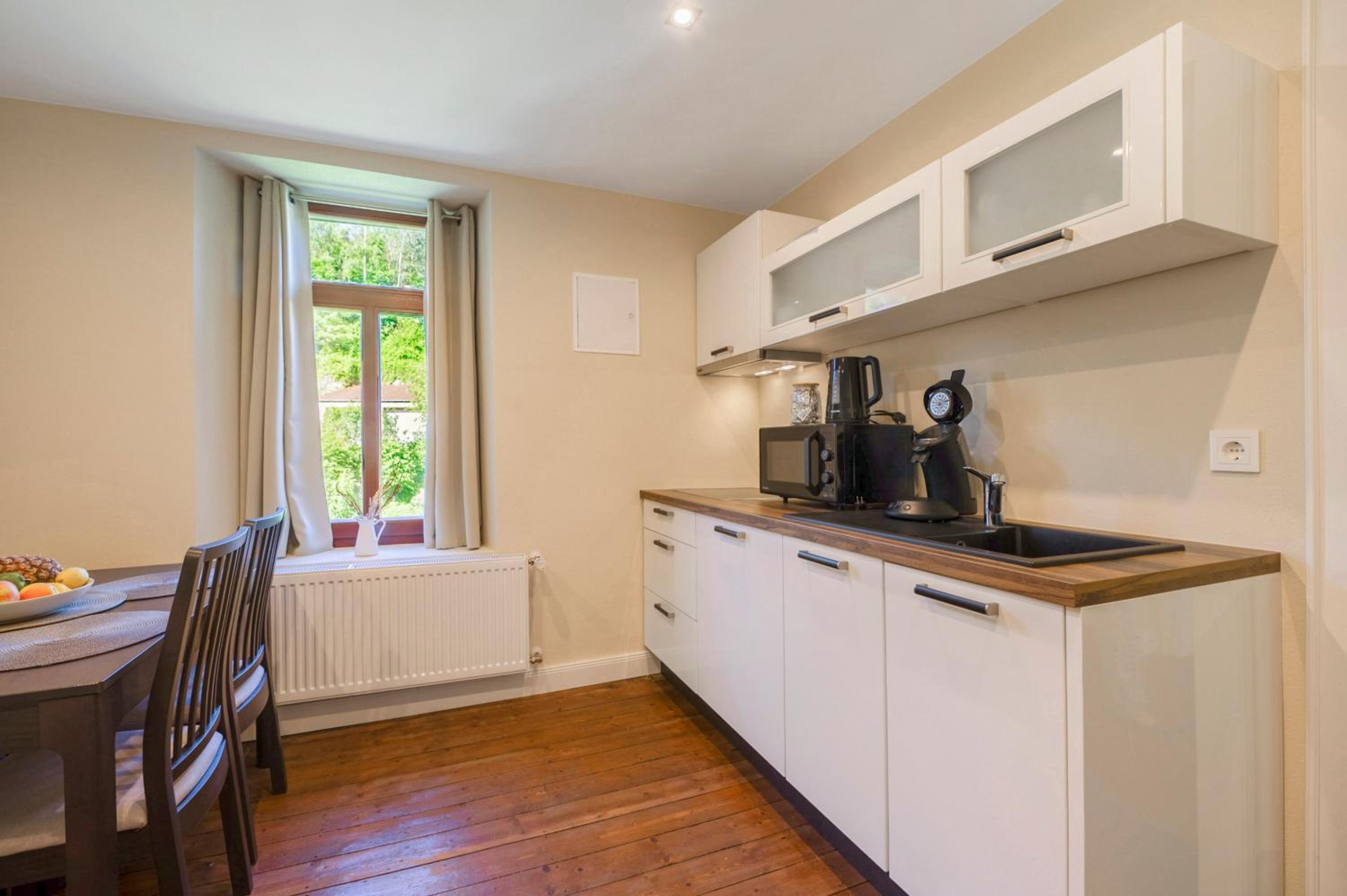 Two-Bedroom Deluxe Apartment with Garden View photo 2