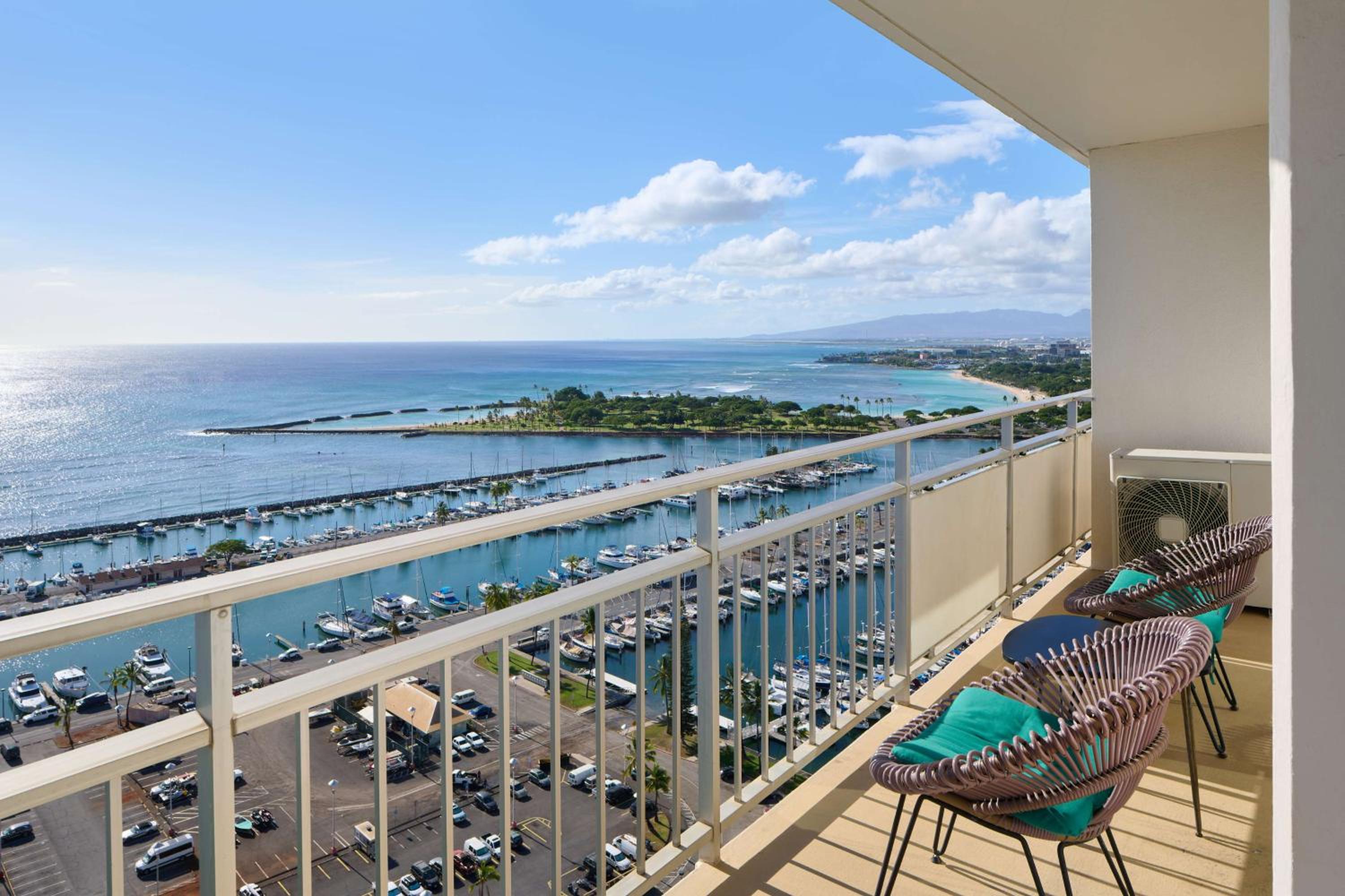 Luxury 2-Bedroom Oceanfront with Kitchen