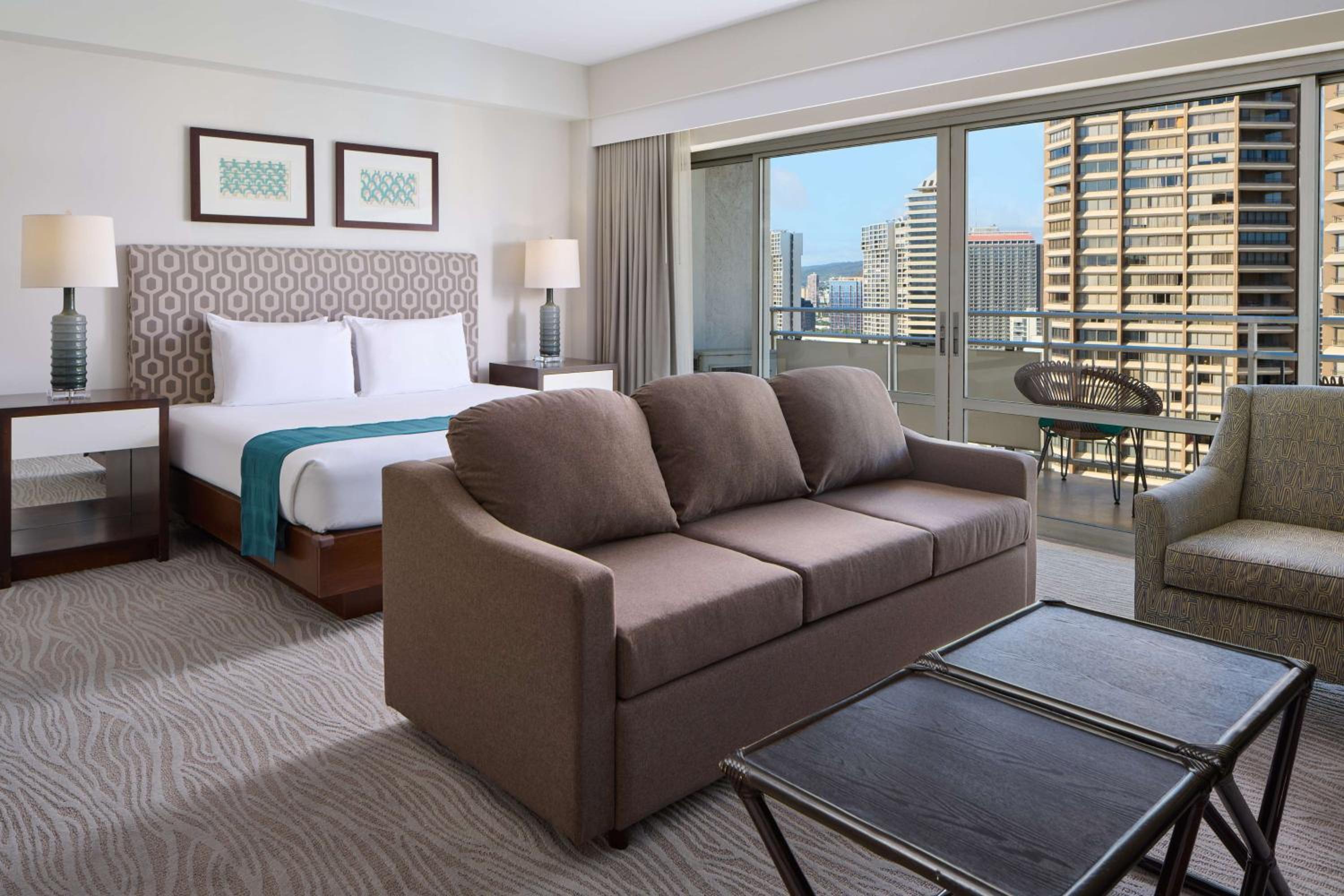 Luxury Junior Suite with City View and Kitchen