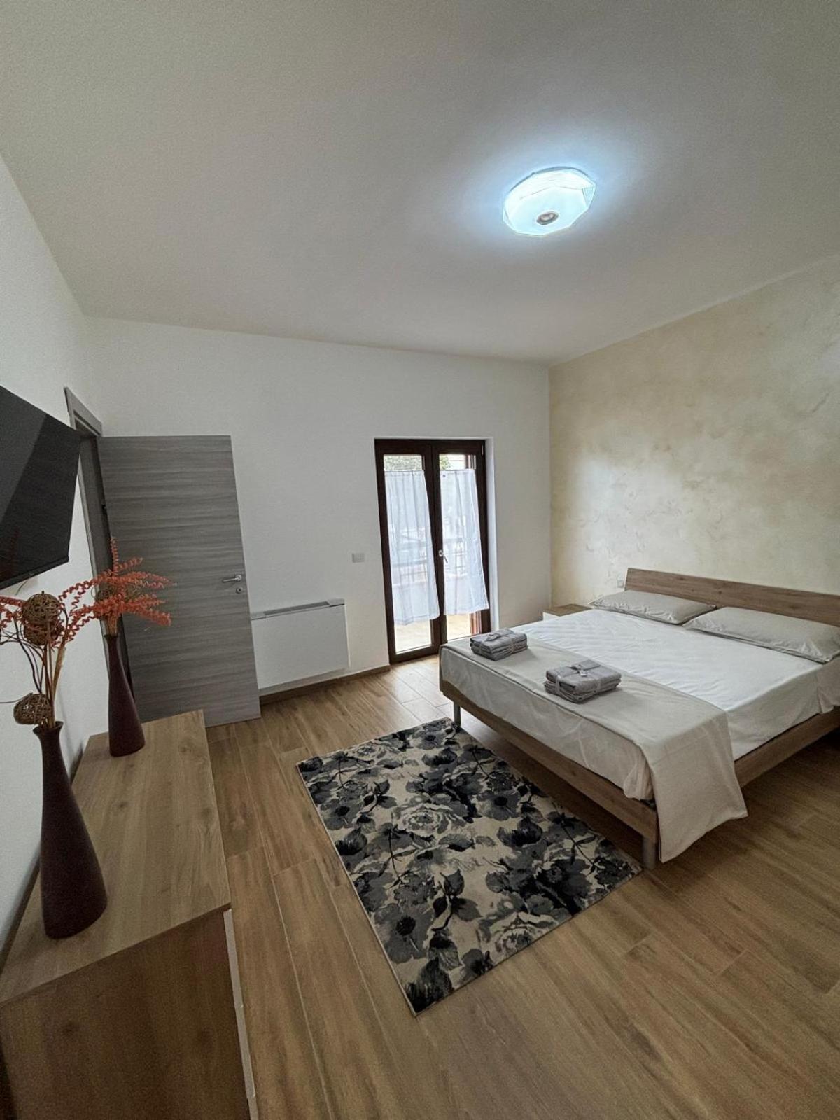 Standard King Room photo 1