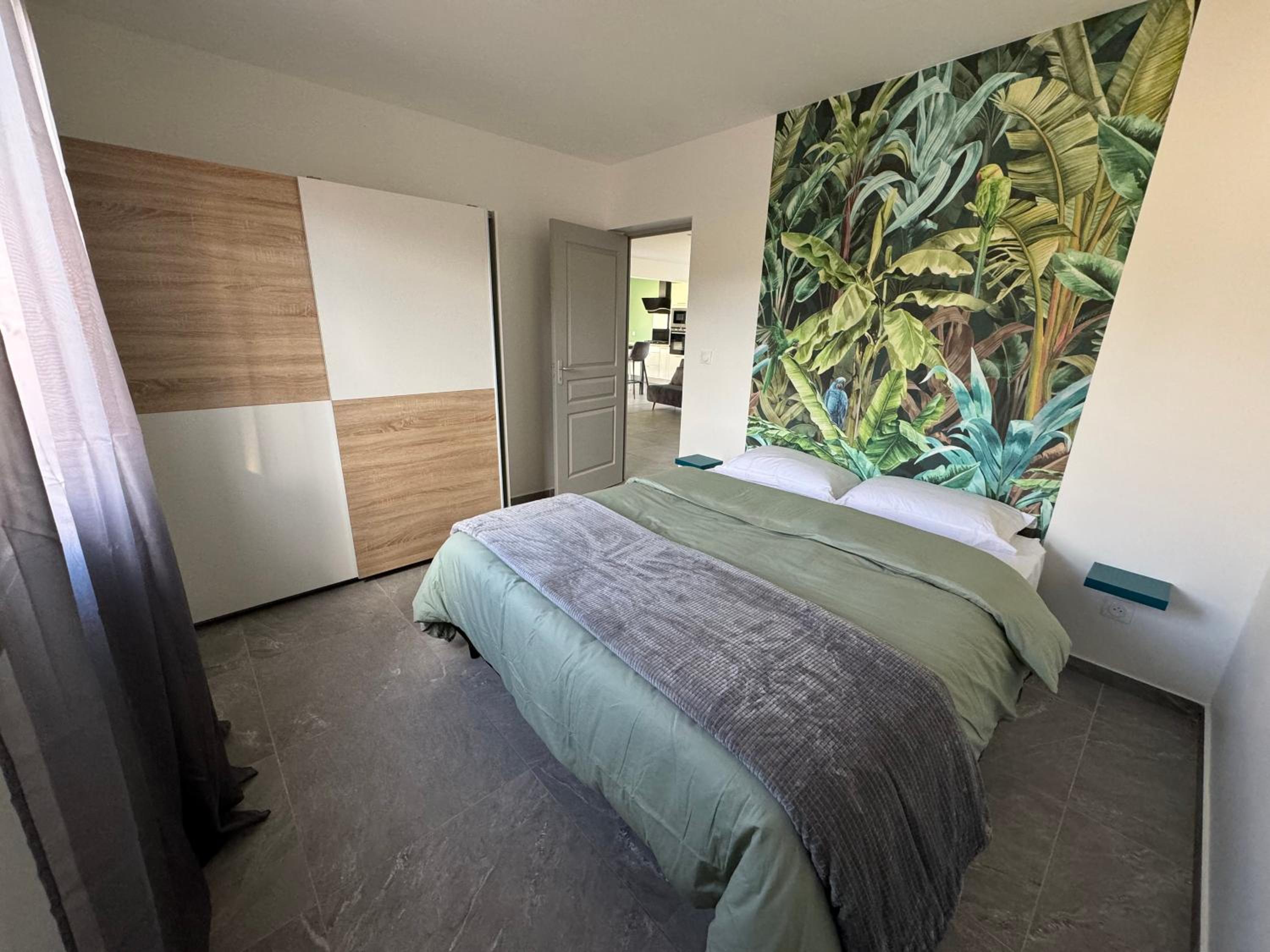 Three-Bedroom House photo 2