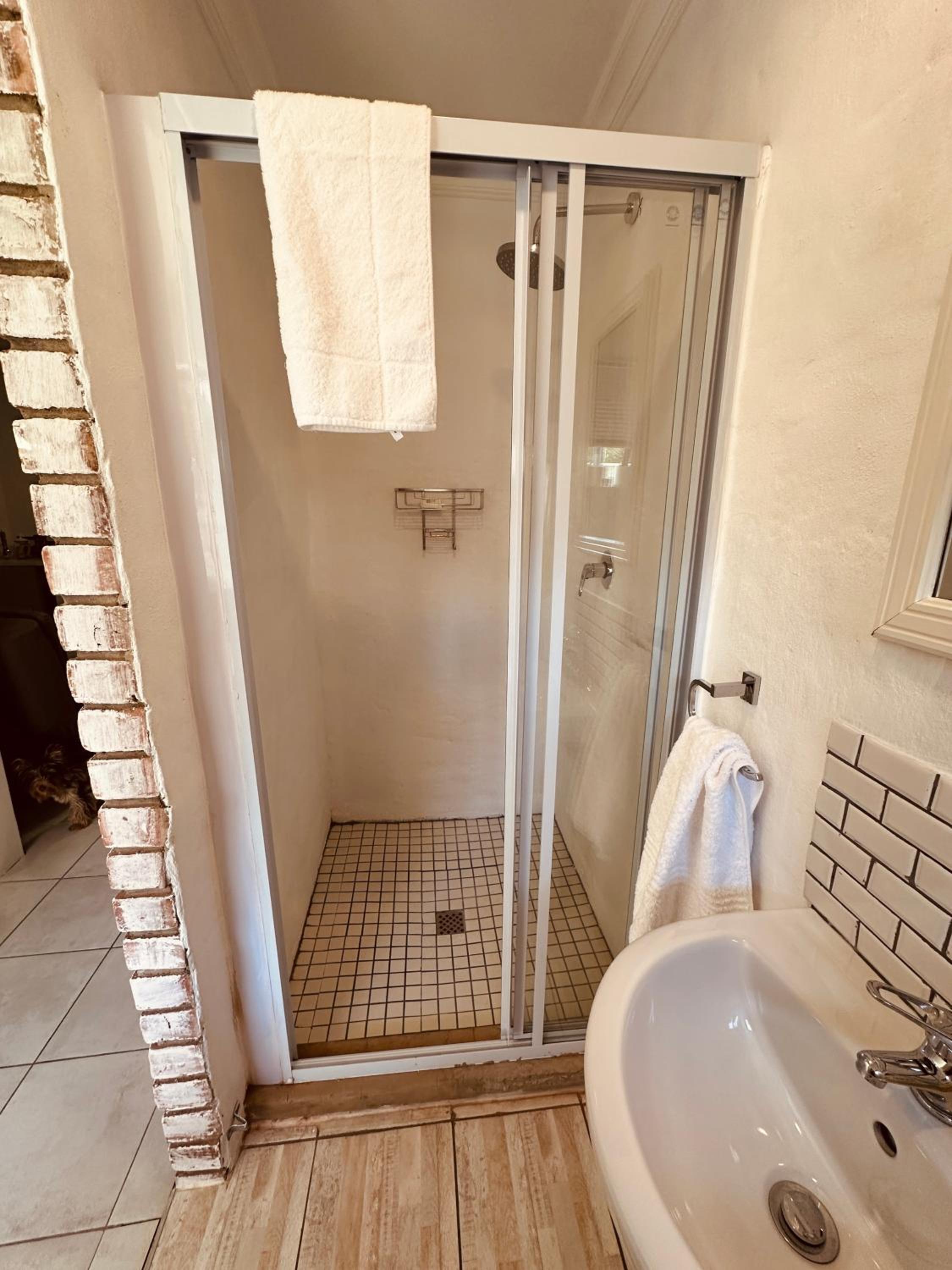 Deluxe Double Room (2 Adults + 1 Child) photo 2