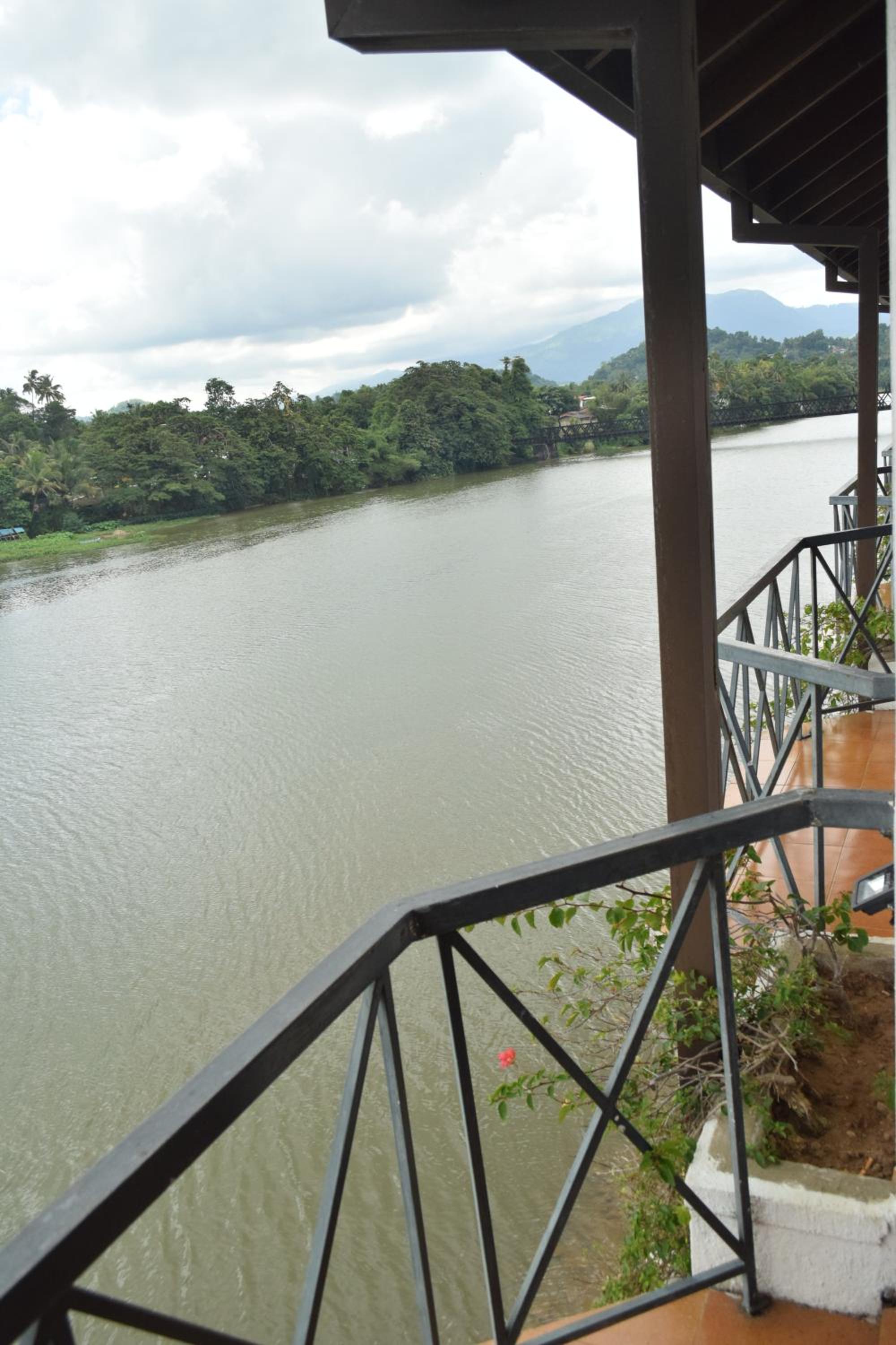 Deluxe Room River View - Photo 3