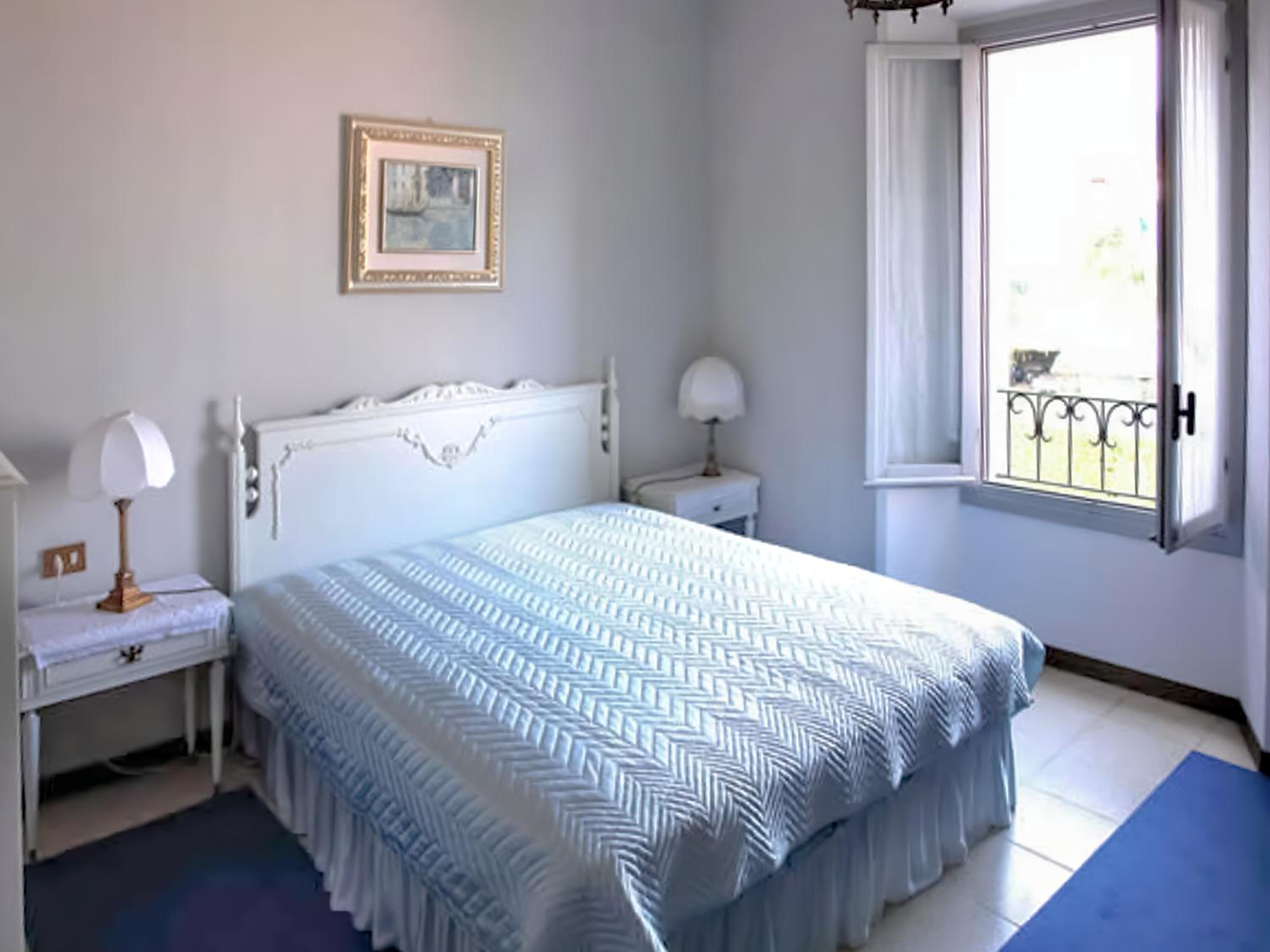 One-Bedroom Apartment with Terrace photo 1