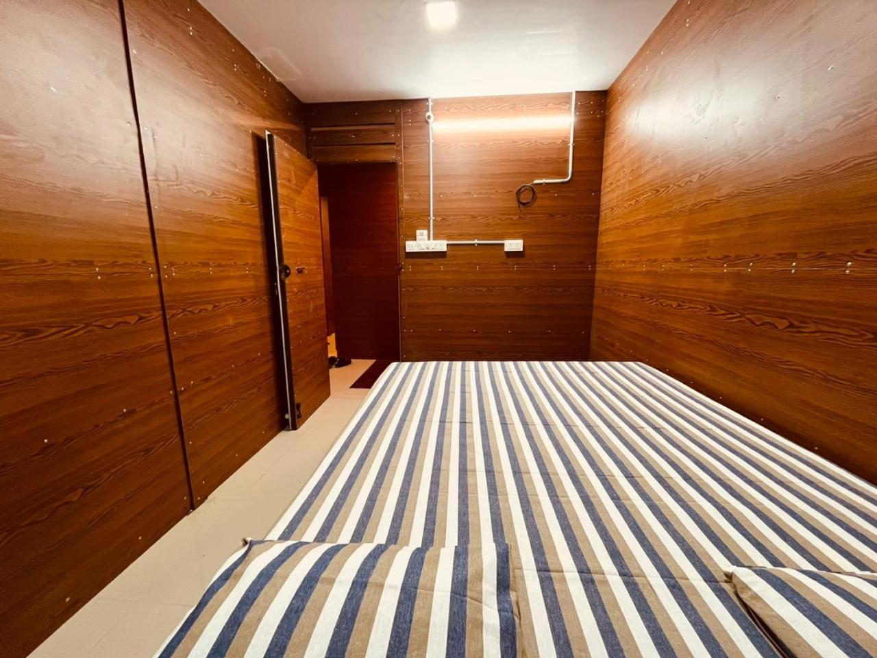 Double Room With Shared Bathroom photo 2