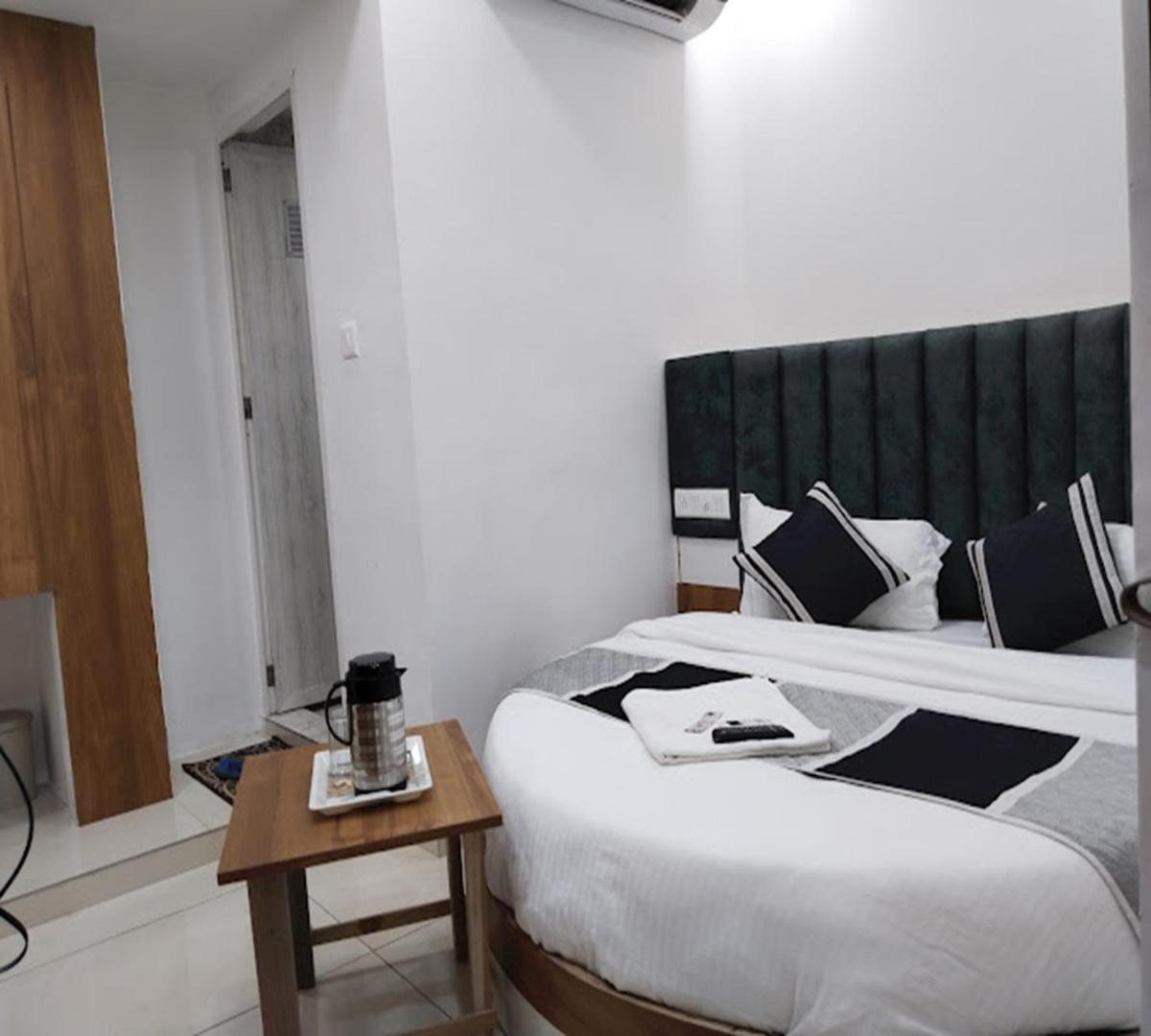 Deluxe Room - Photo 3