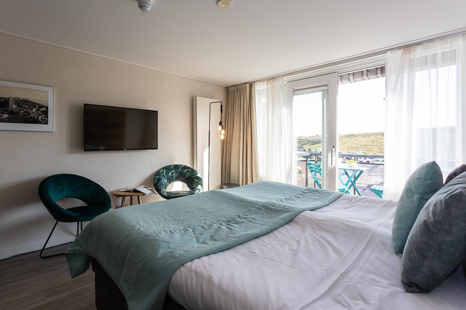 Room with balcony frontside photo 3
