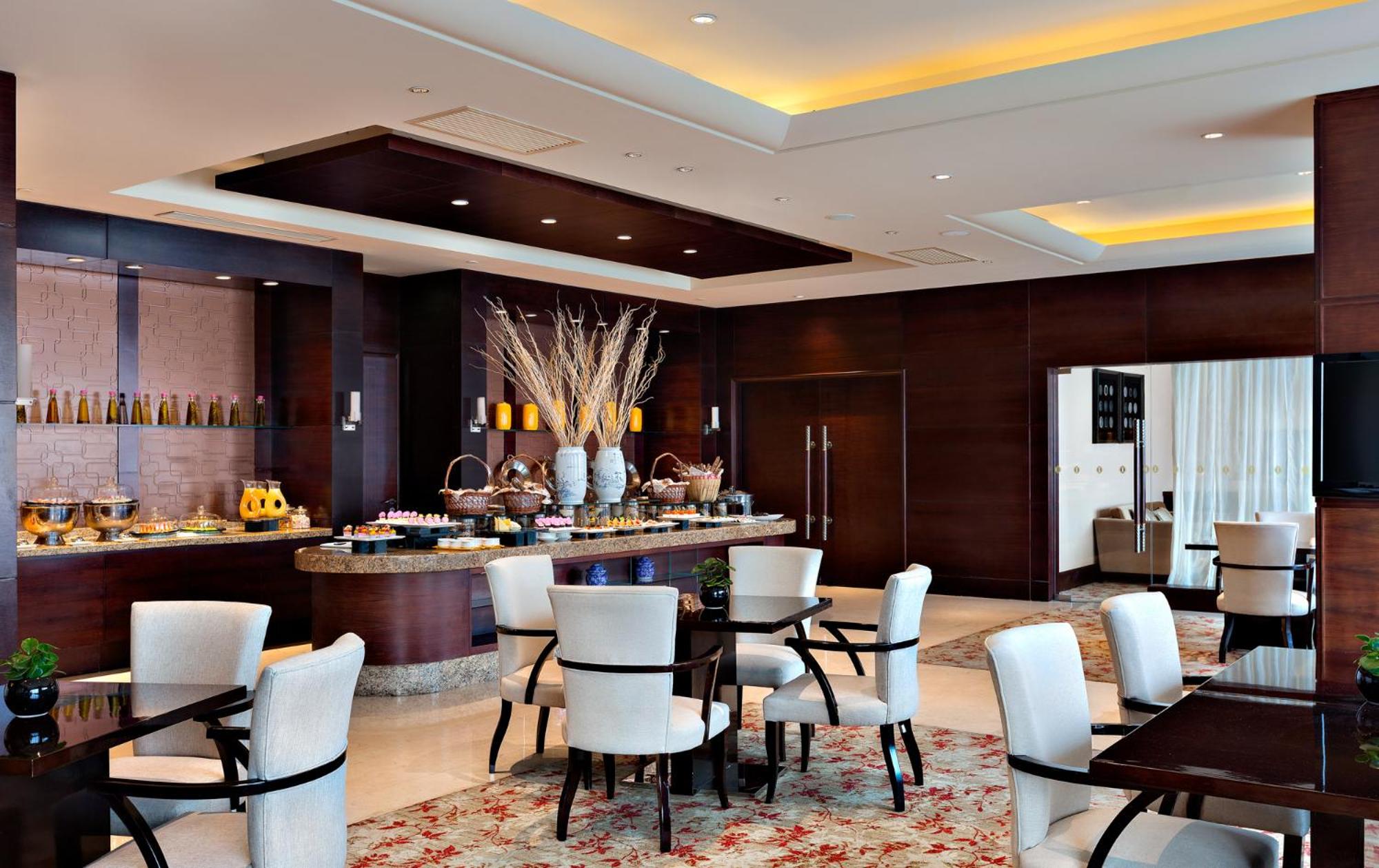 One-Bedroom King Suite