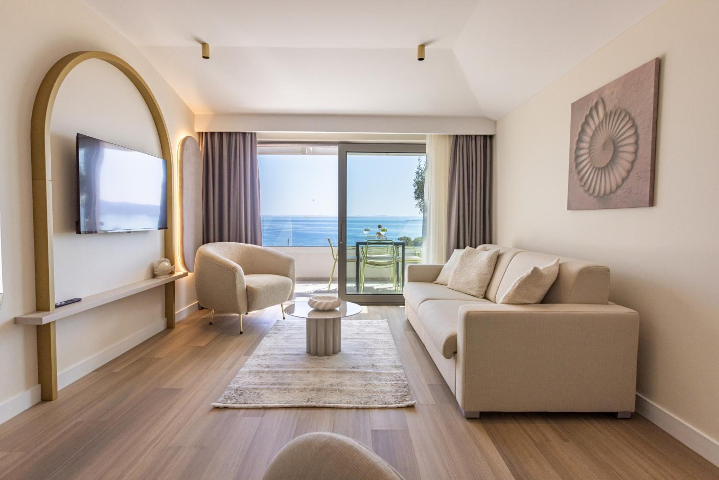 Two-Bedroom Deluxe Apartment