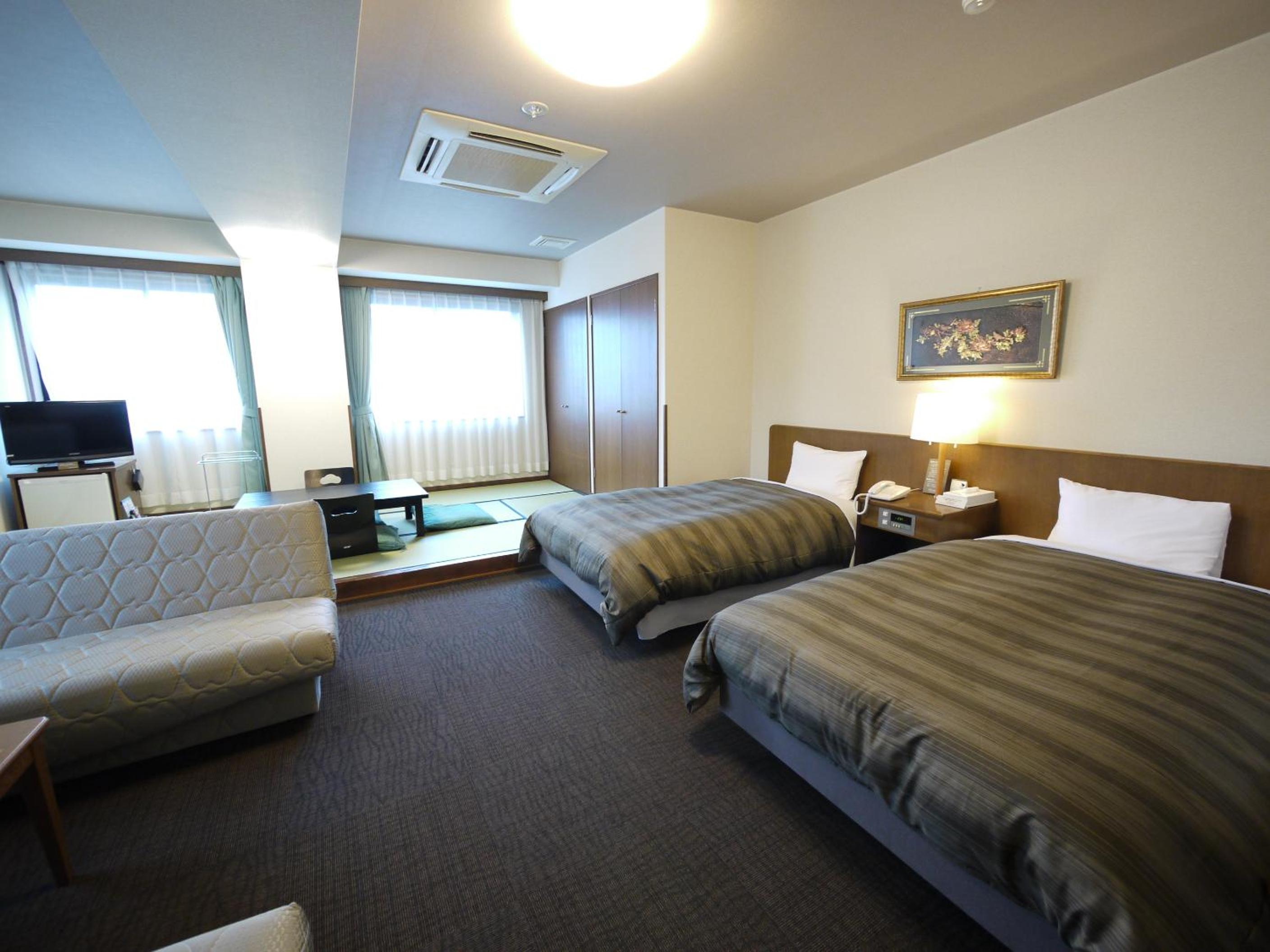 Superior Room with Tatami Area - Non-Smoking - Photo 7