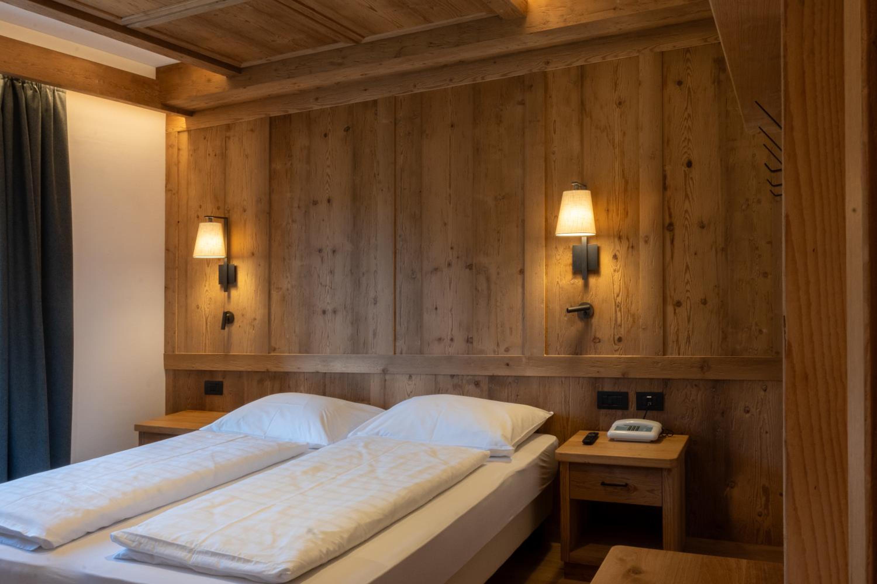 Double or Twin Room - Photo 1