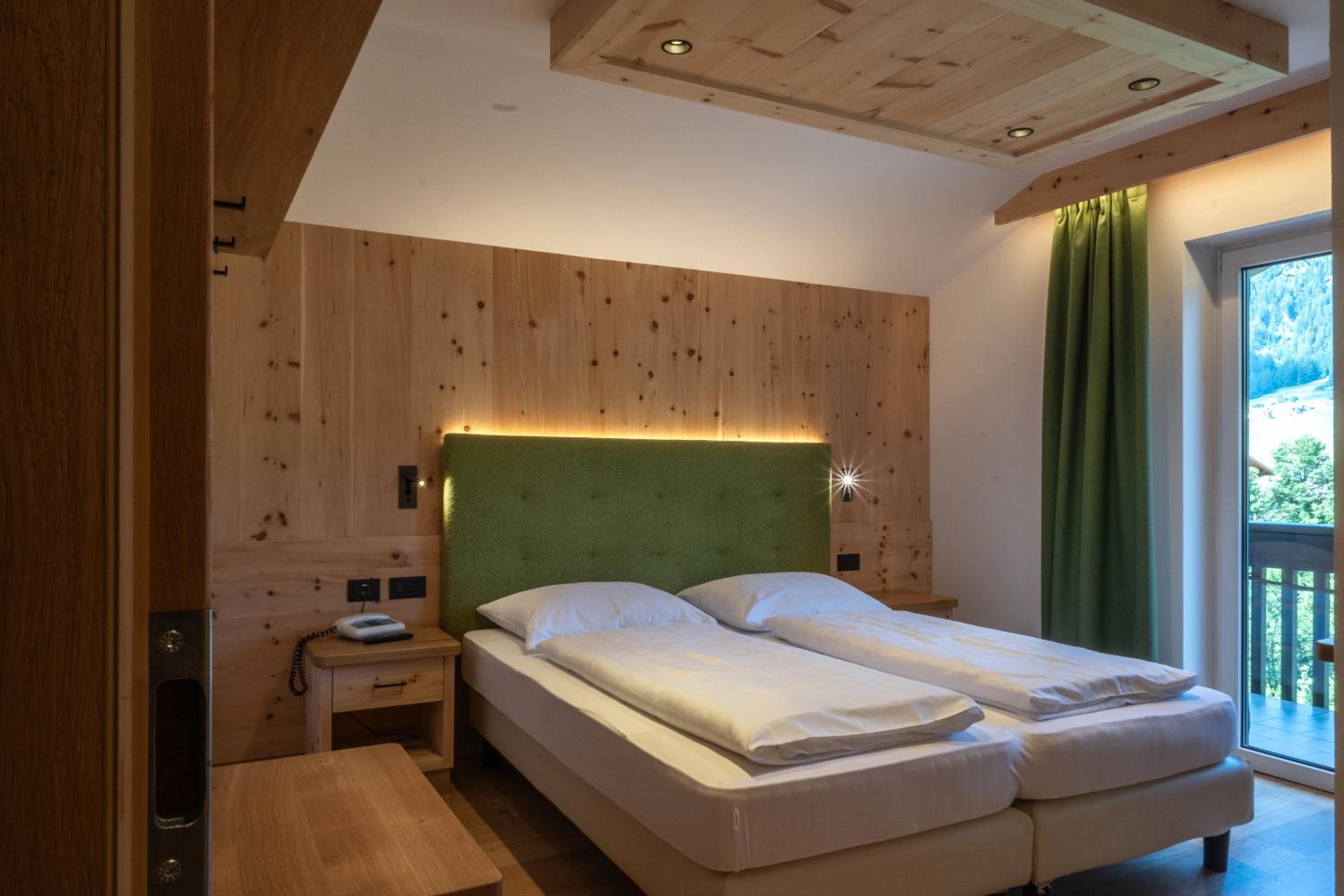 Double or Twin Room - Photo 2