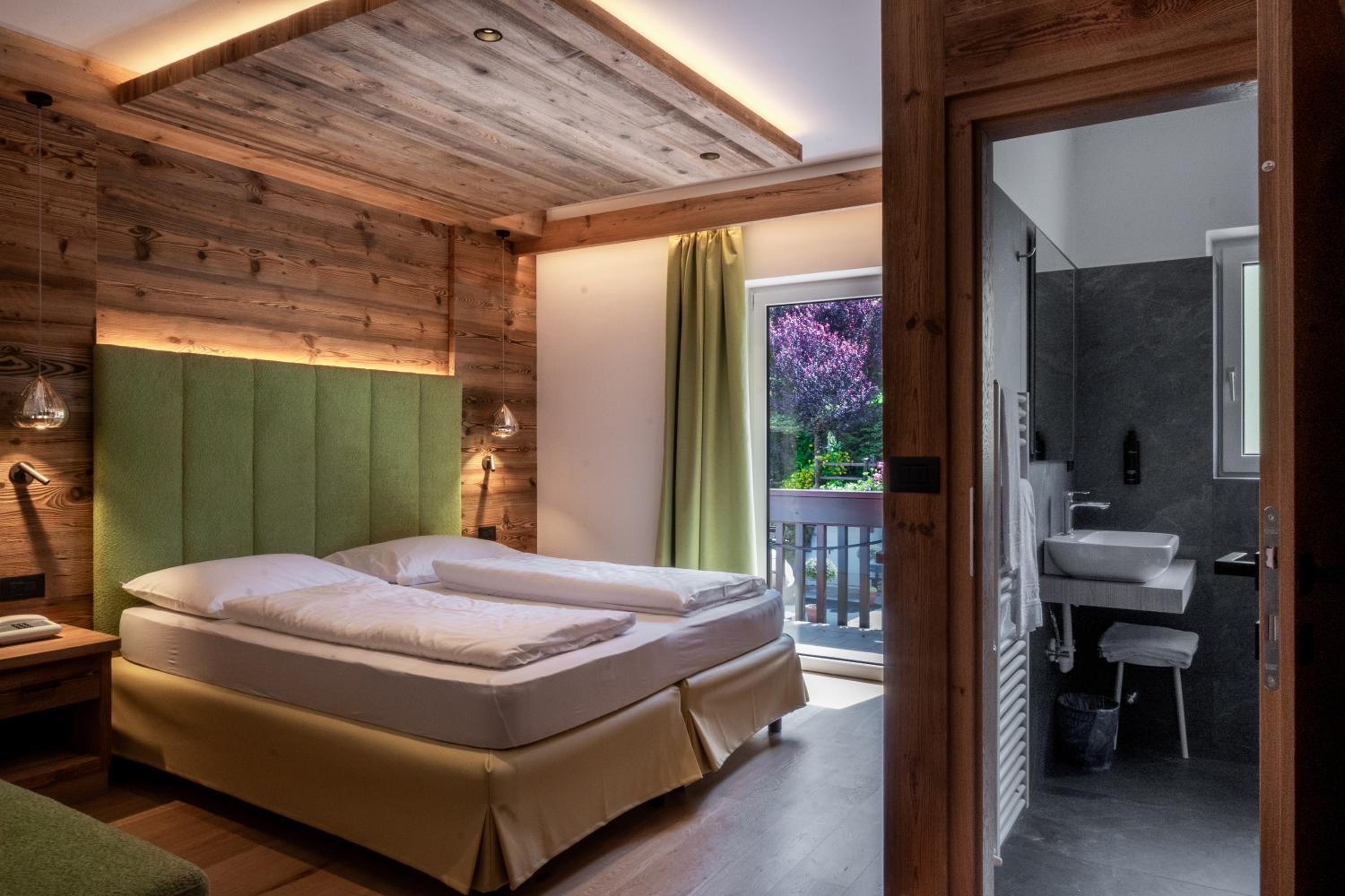 Double or Twin Room - Photo 5