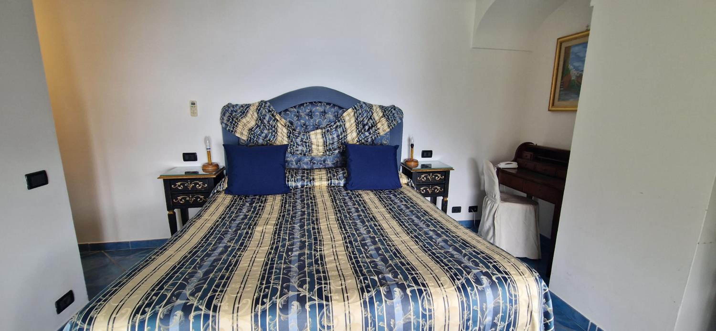 Classic Double Room with Balcony and Sea View - Photo 2