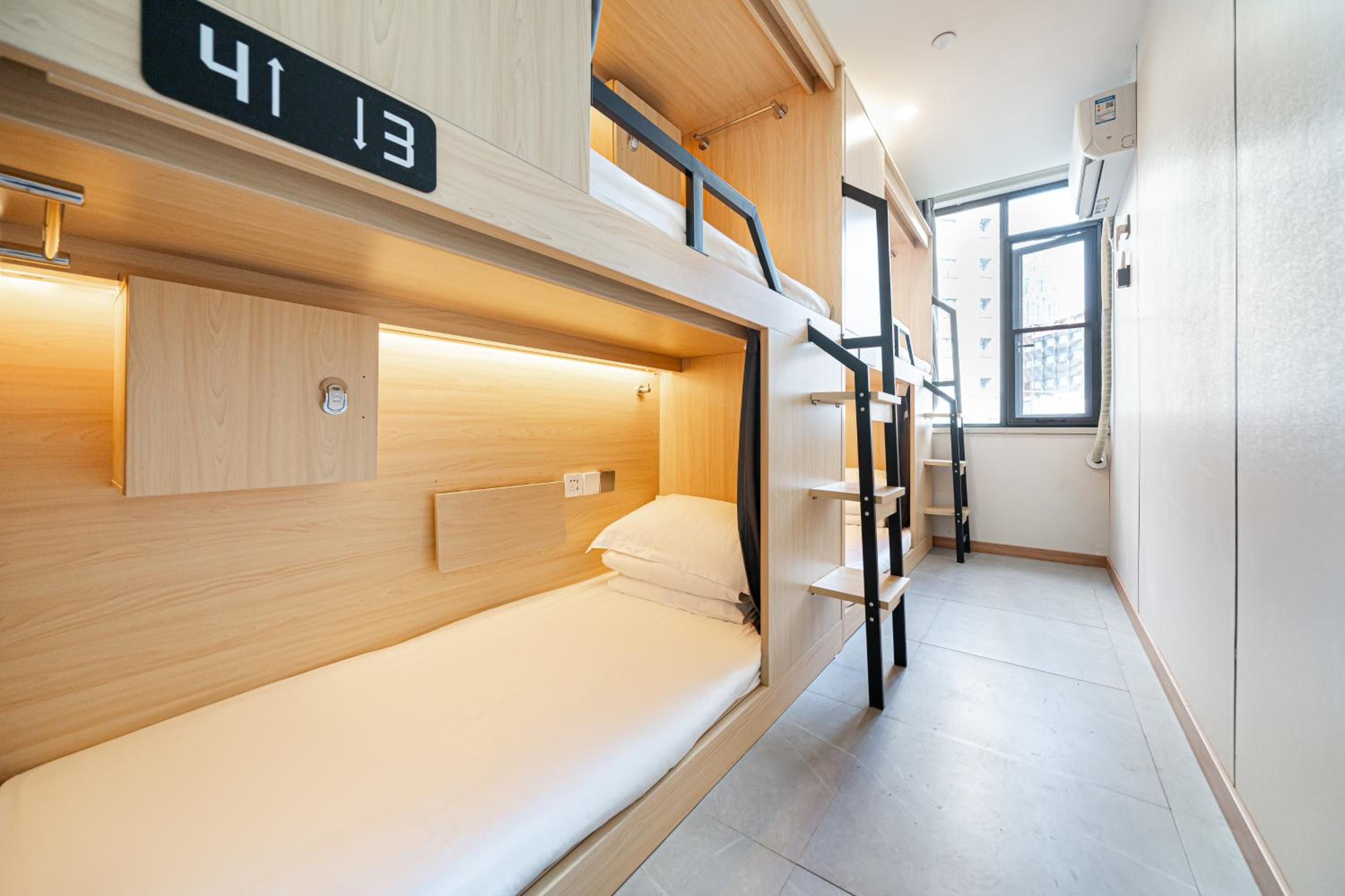 Bed in 4-Bed Female Dormitory Room - Shared Bathroom 