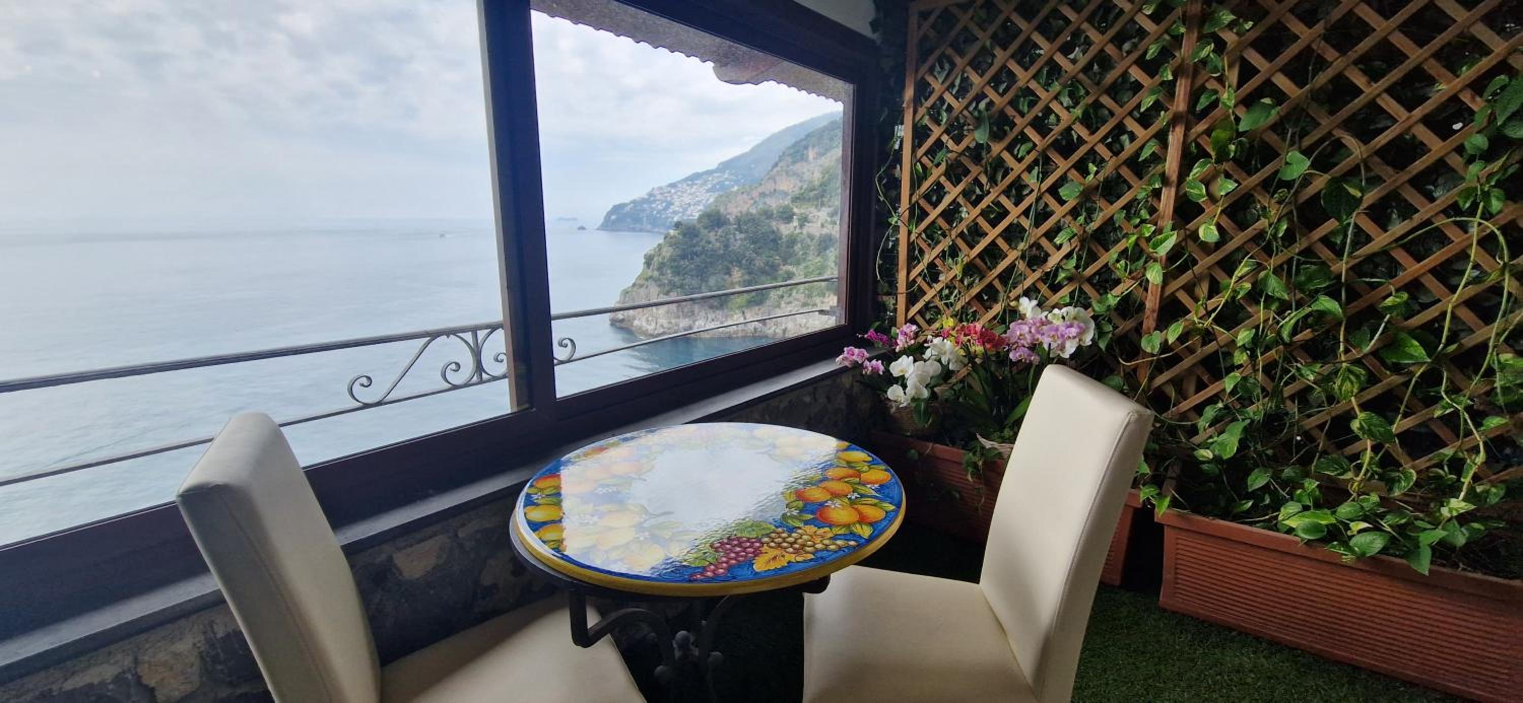 Junior Suite with Sea View - Photo 3
