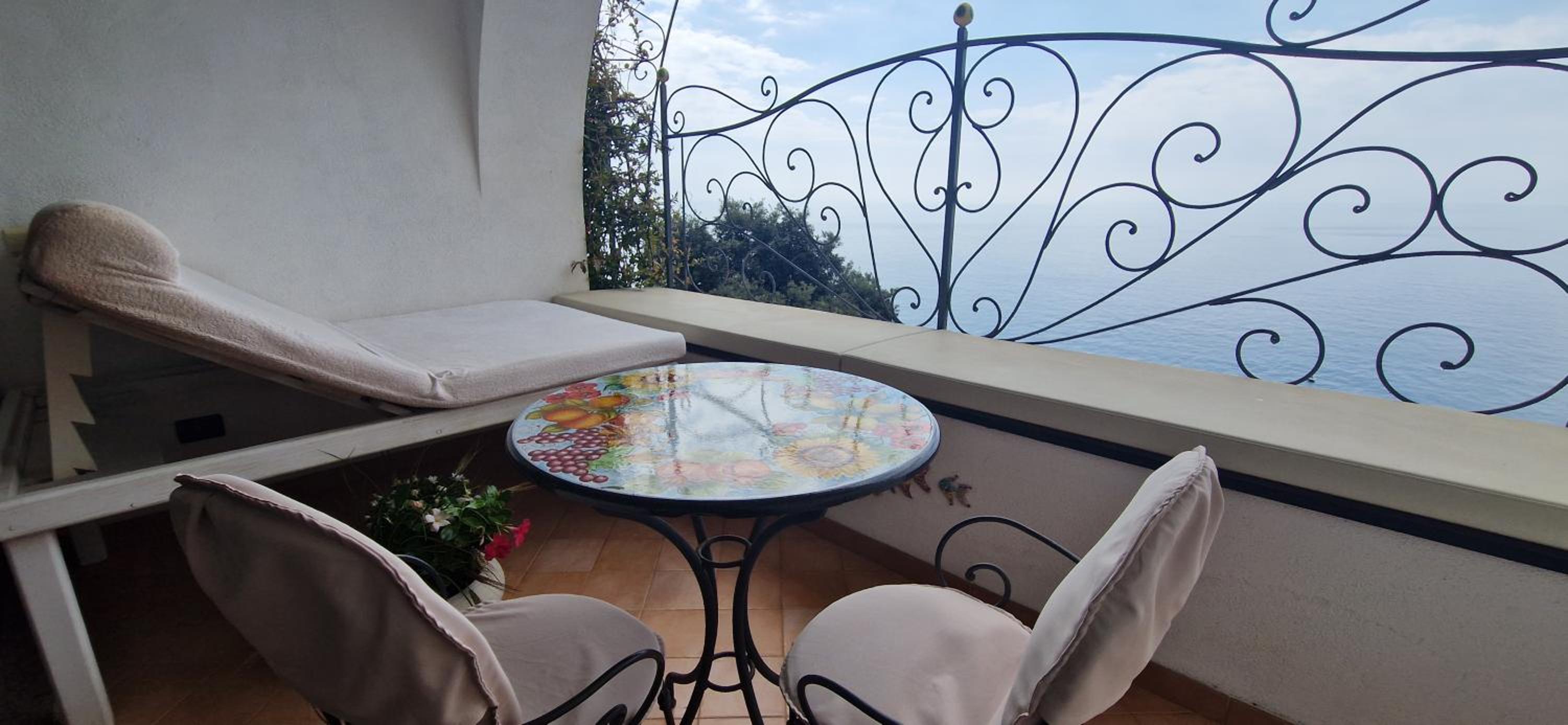 Deluxe Double Room with Terrace - Photo 5