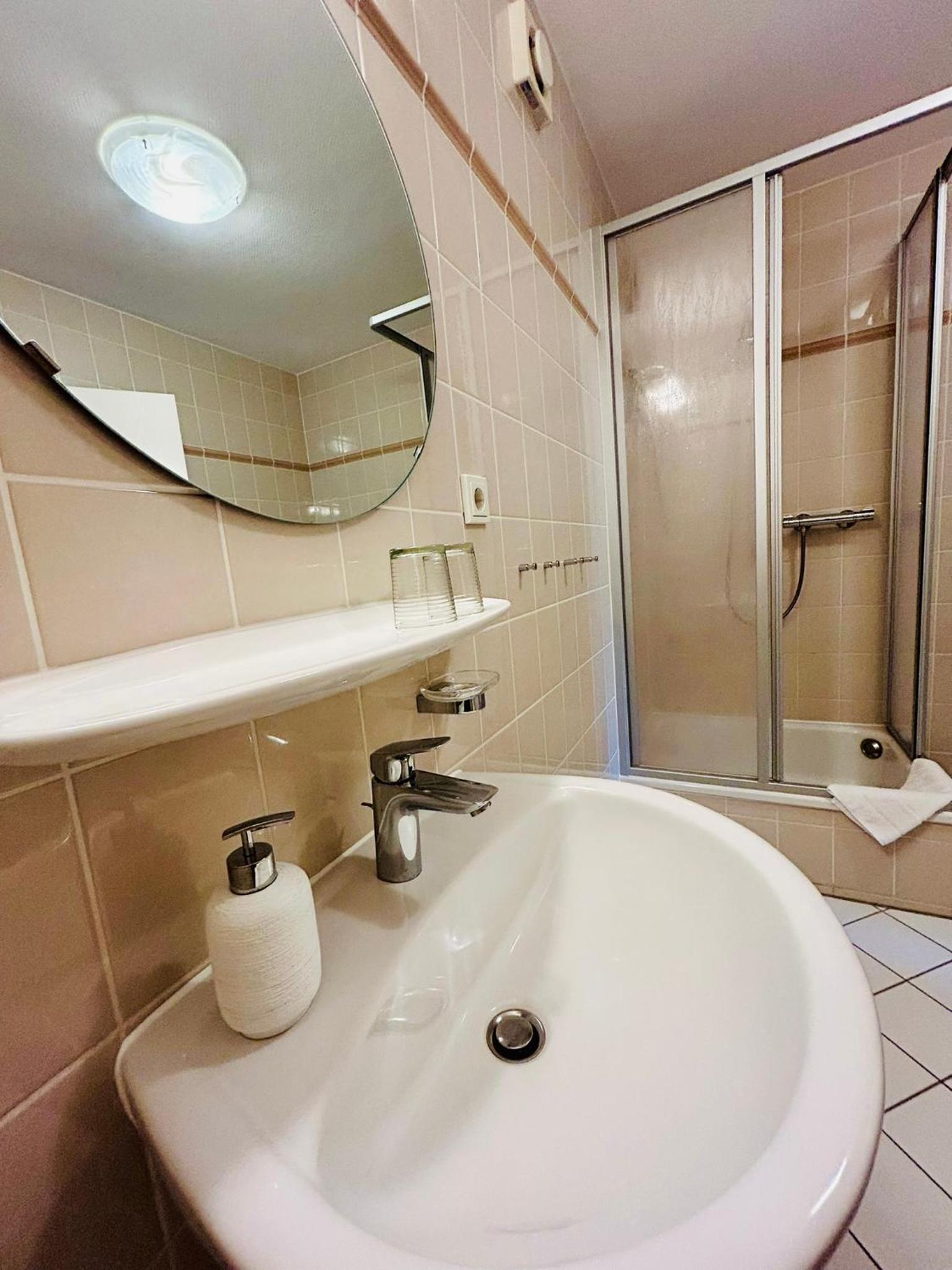 Classic Double Room - Photo 3