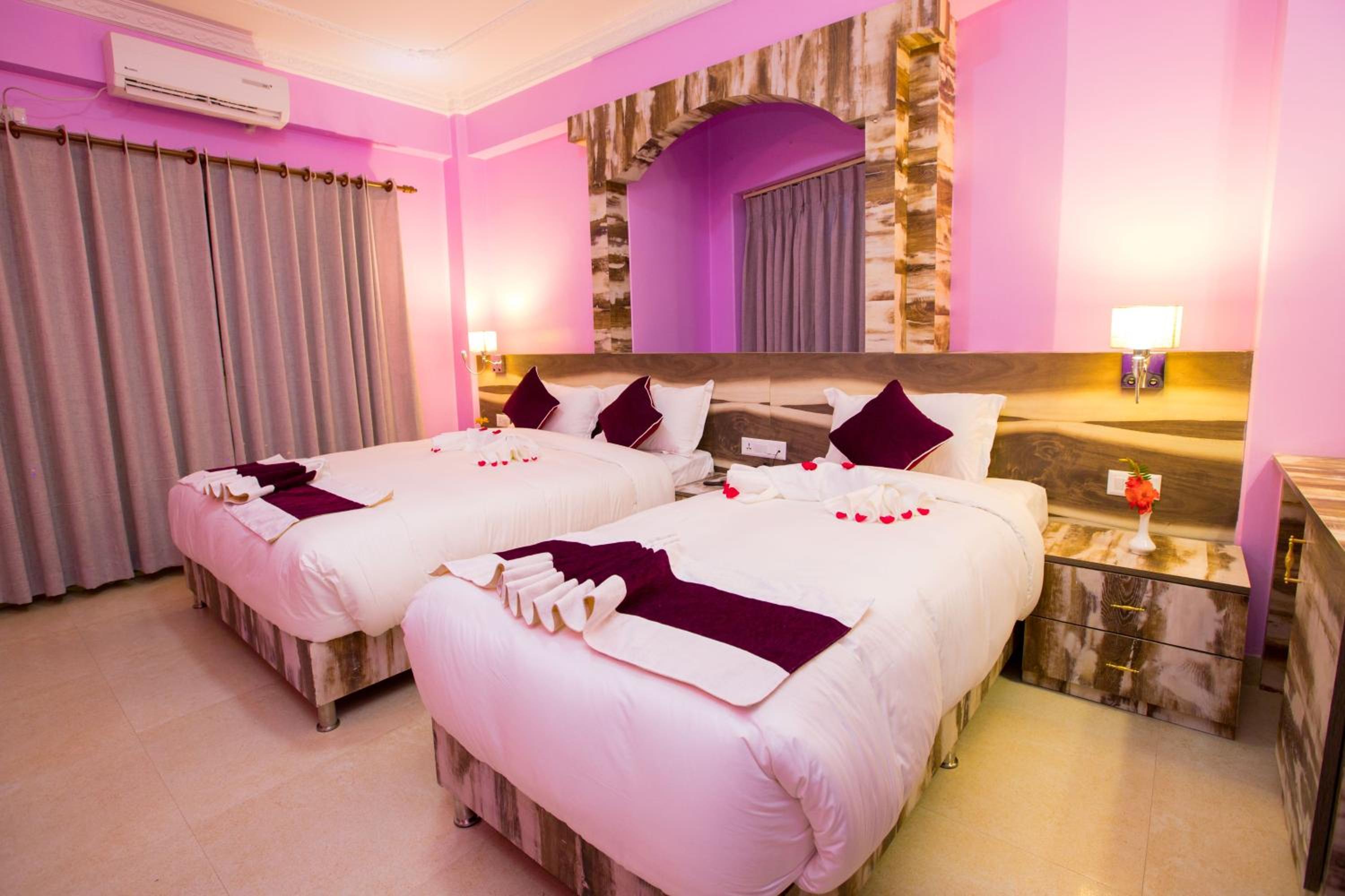 Deluxe Family Room