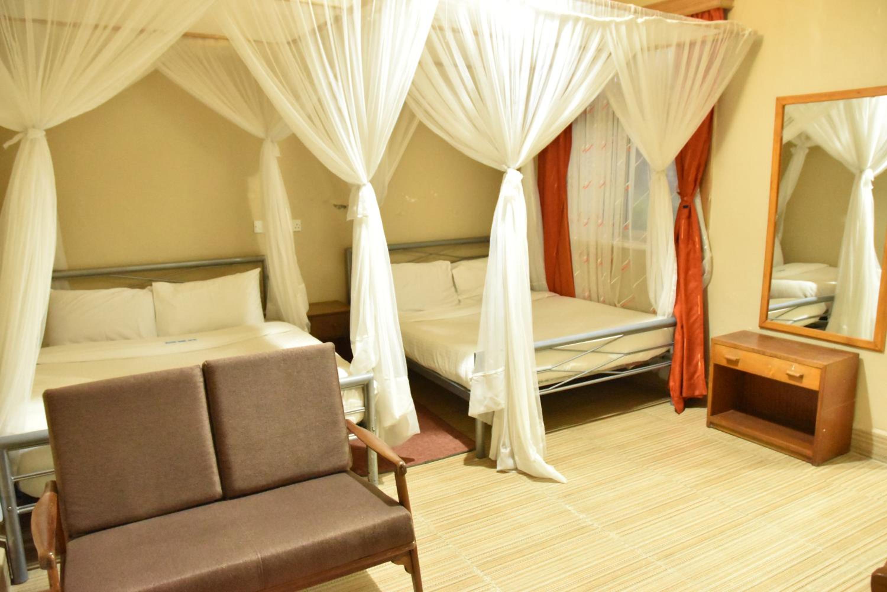 Standard Twin Room photo 2