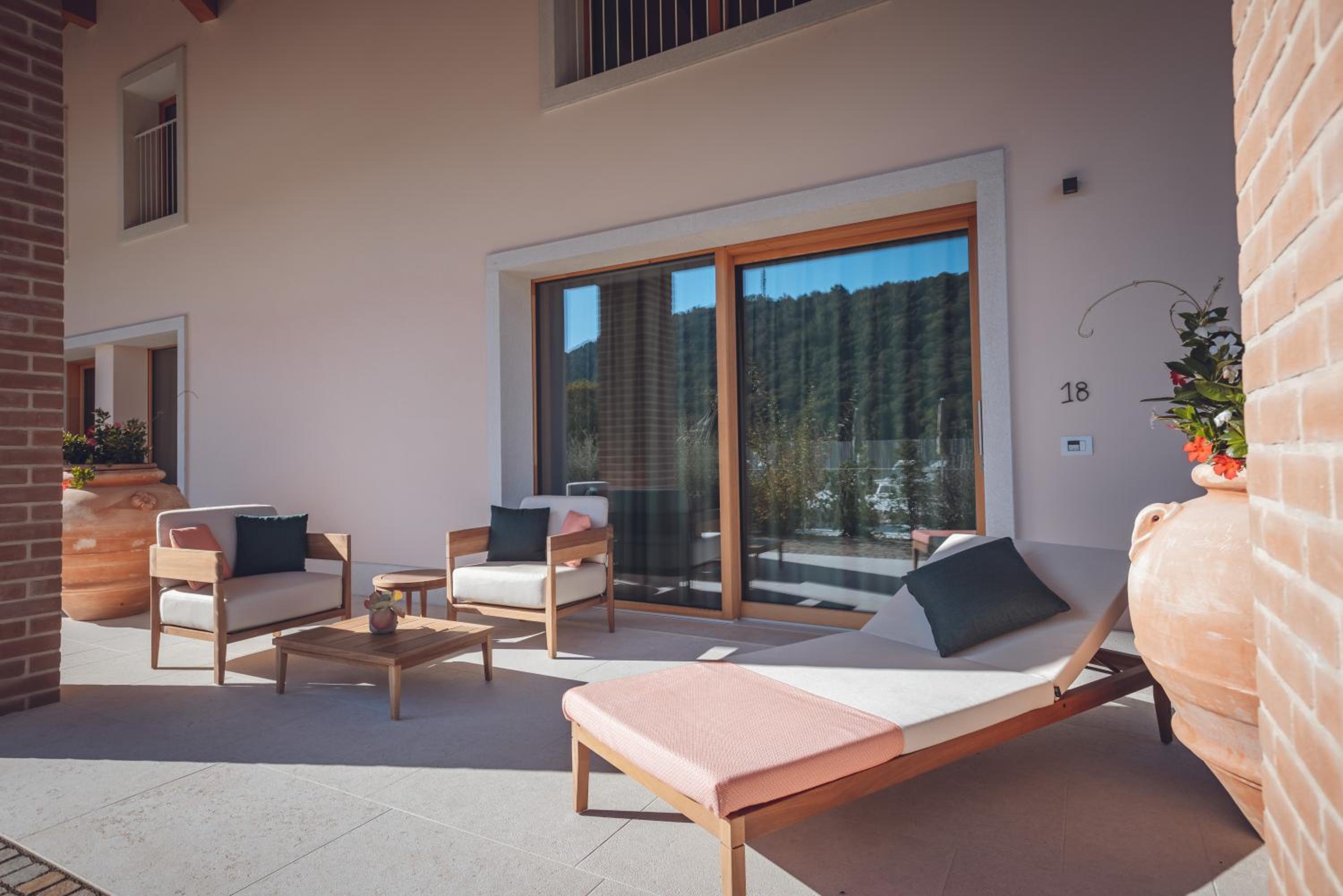 Suite with Terrace - Photo 6