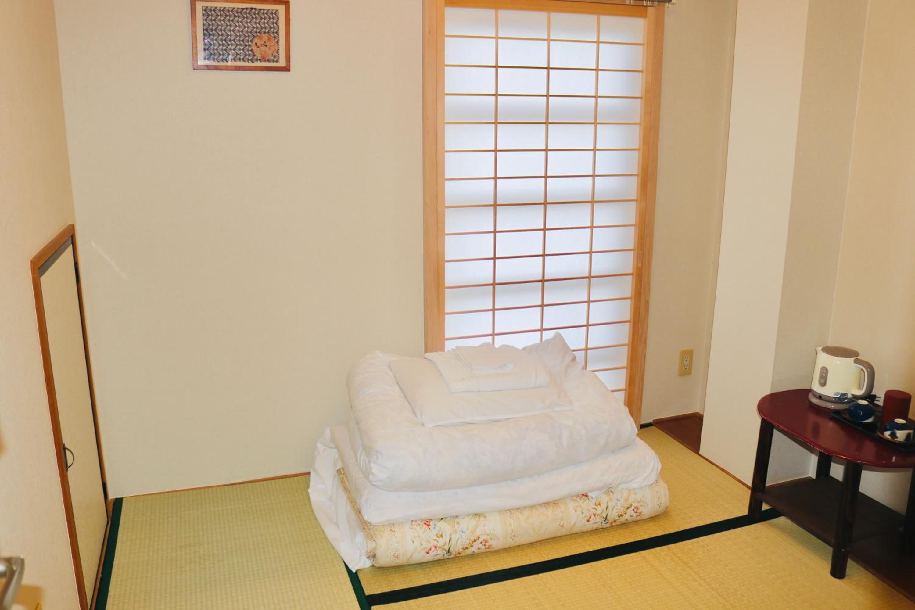 Single Room with Shared Bathroom photo 1
