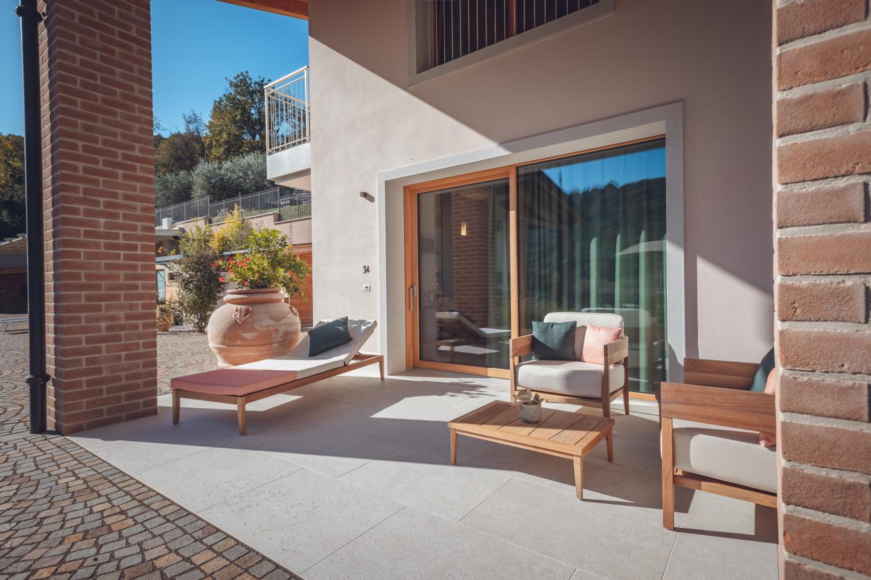 Suite with Terrace - Photo 2