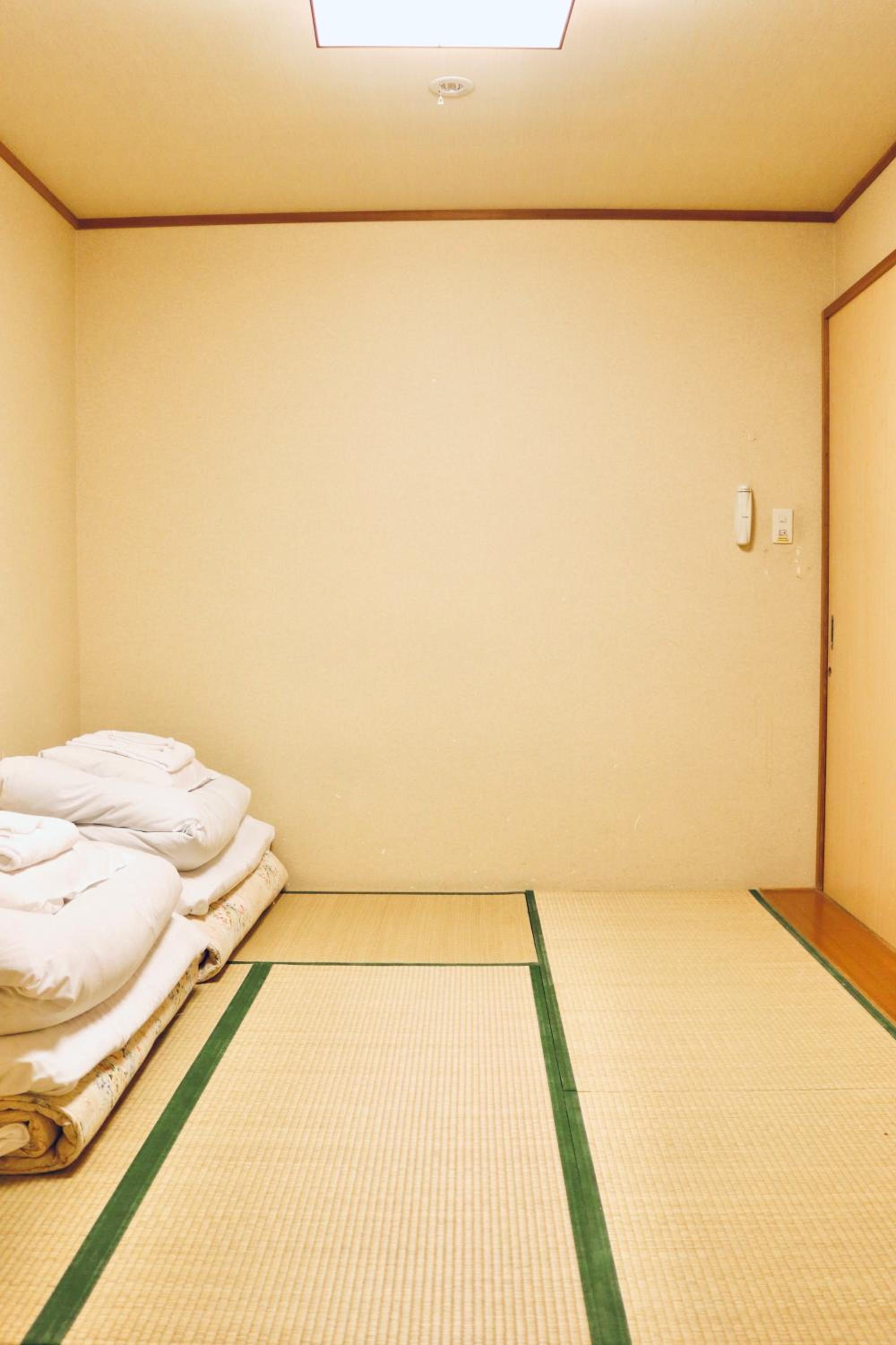 Double or Twin Room with Private Bathroom photo 1
