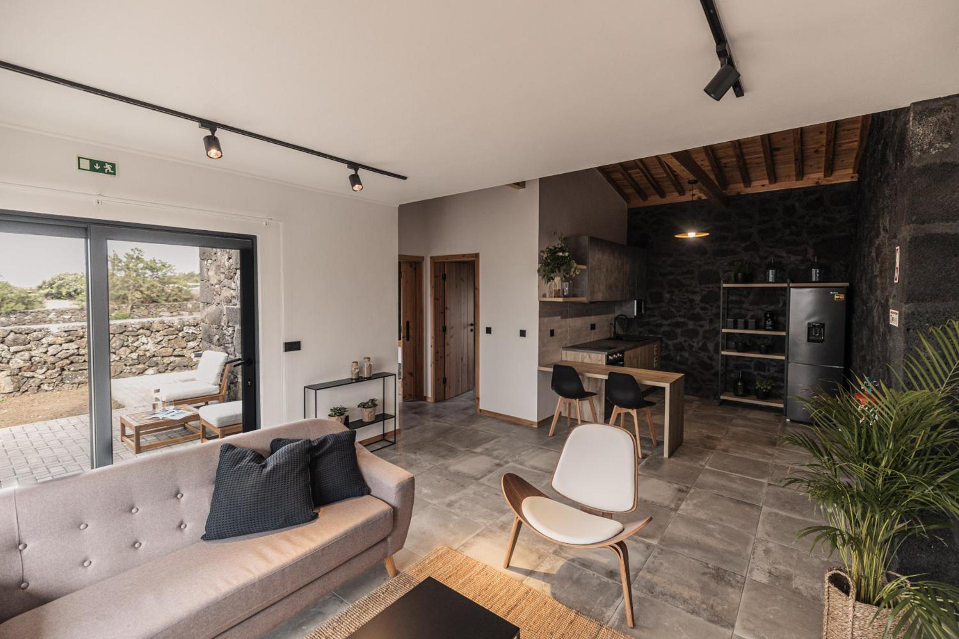 One-Bedroom House photo 1