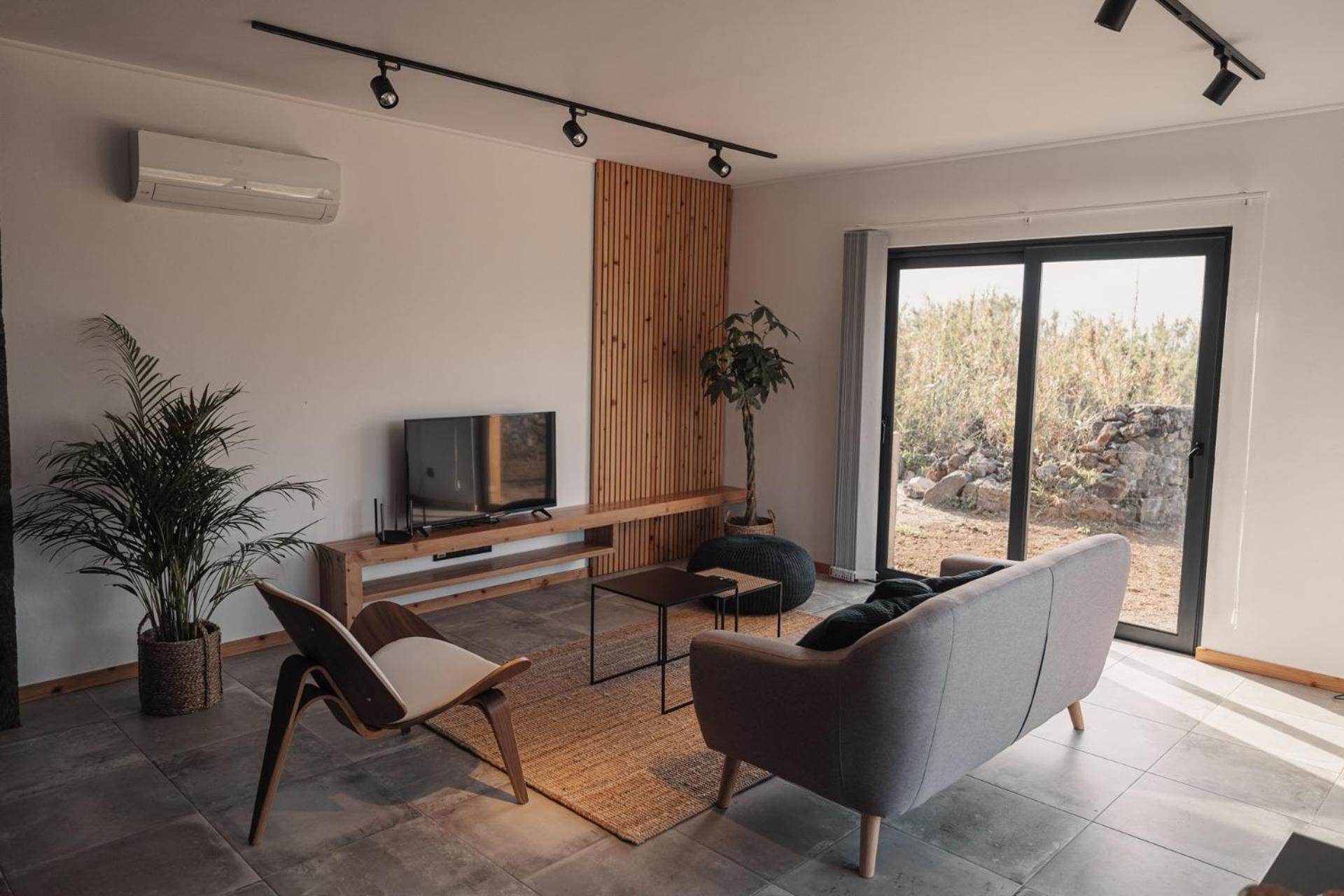One-Bedroom House photo 3