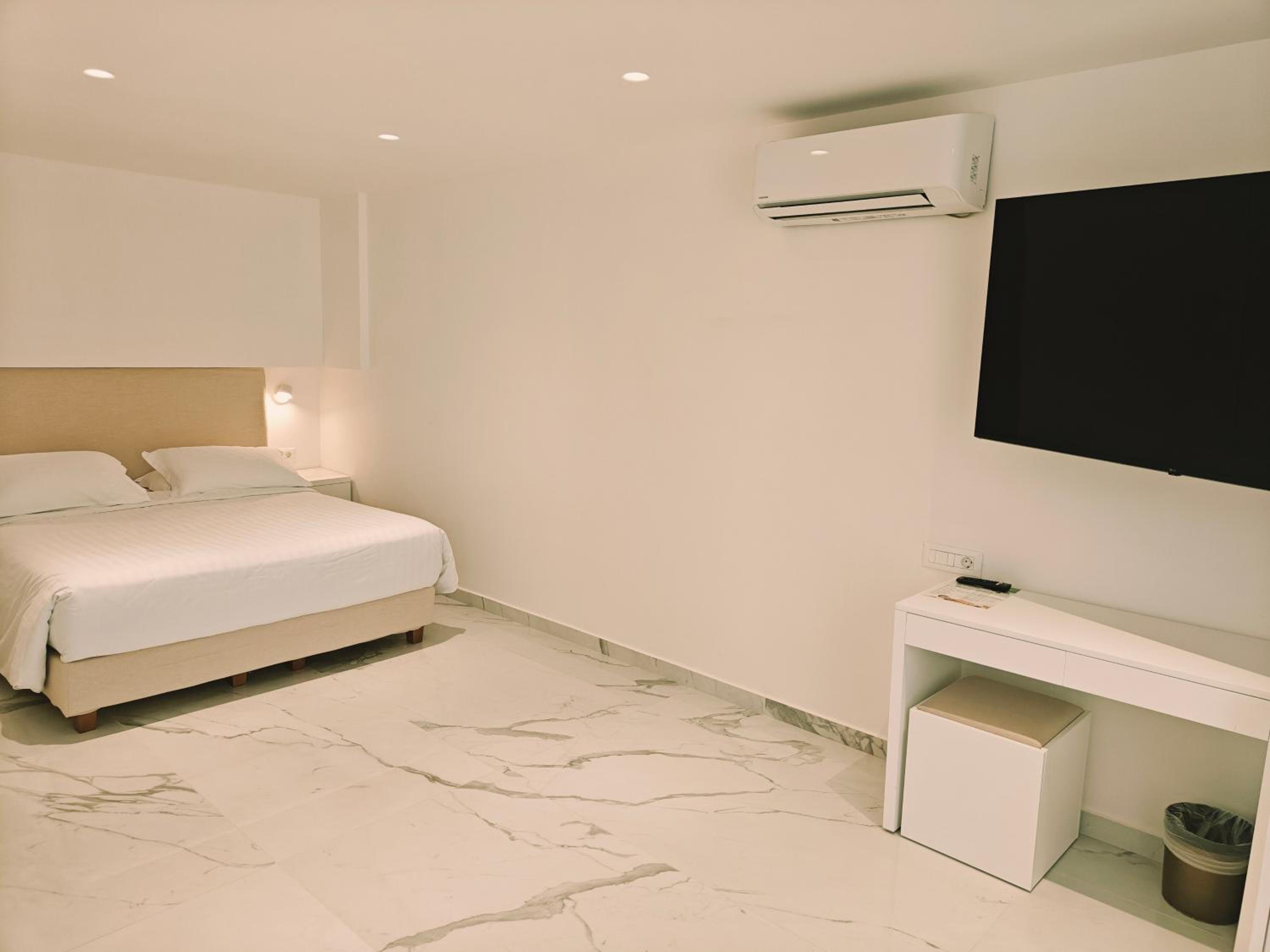 Triple Room with Garden View