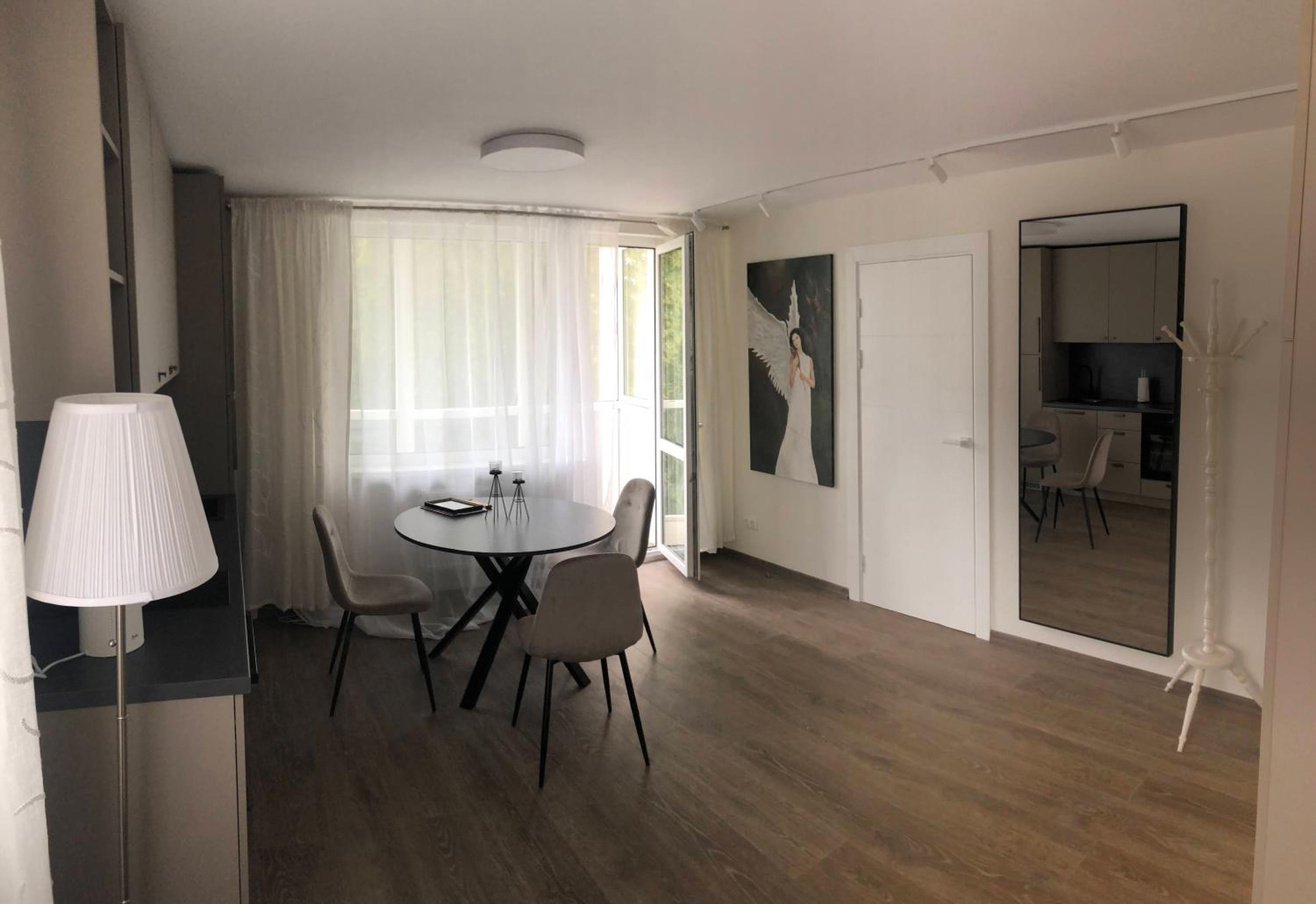 One-Bedroom Apartment with Balcony photo 1