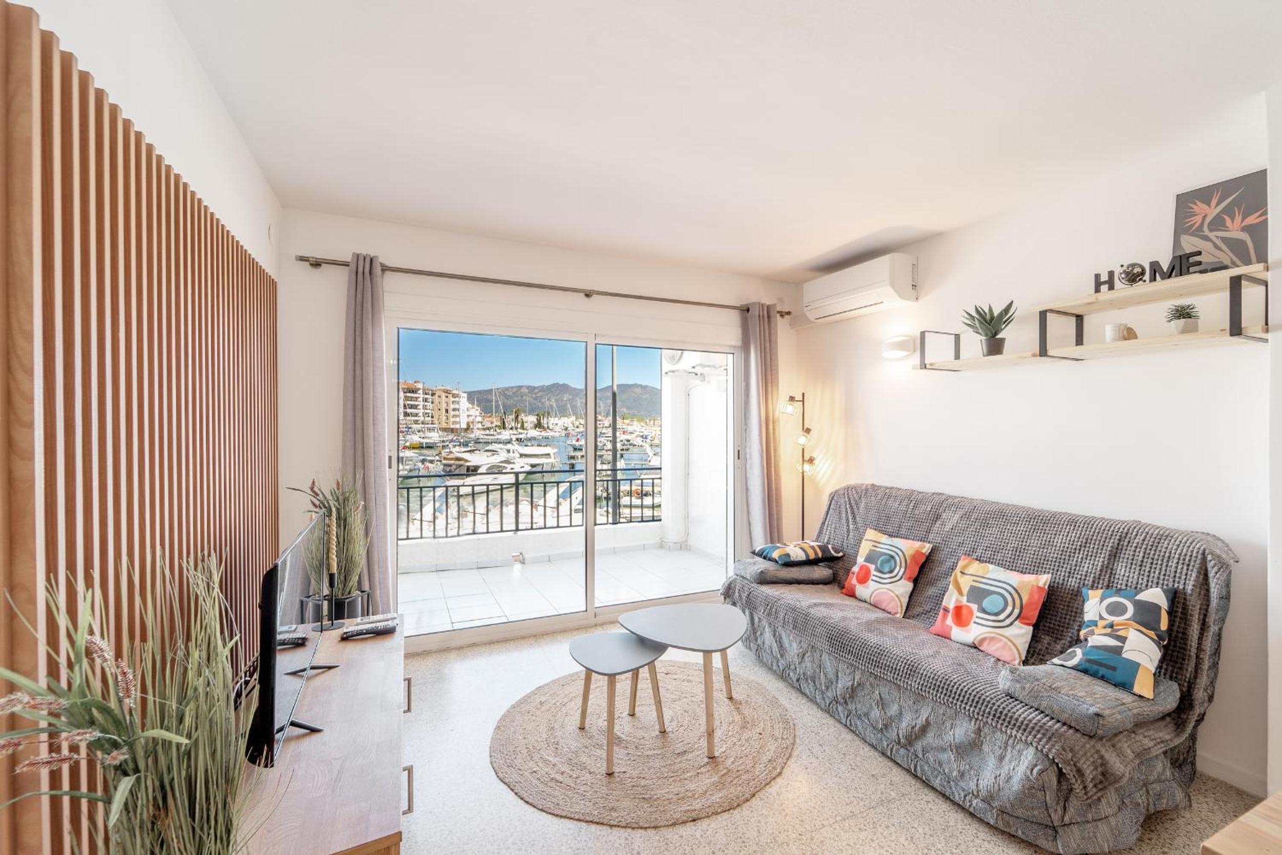 Apartamento con Balcón