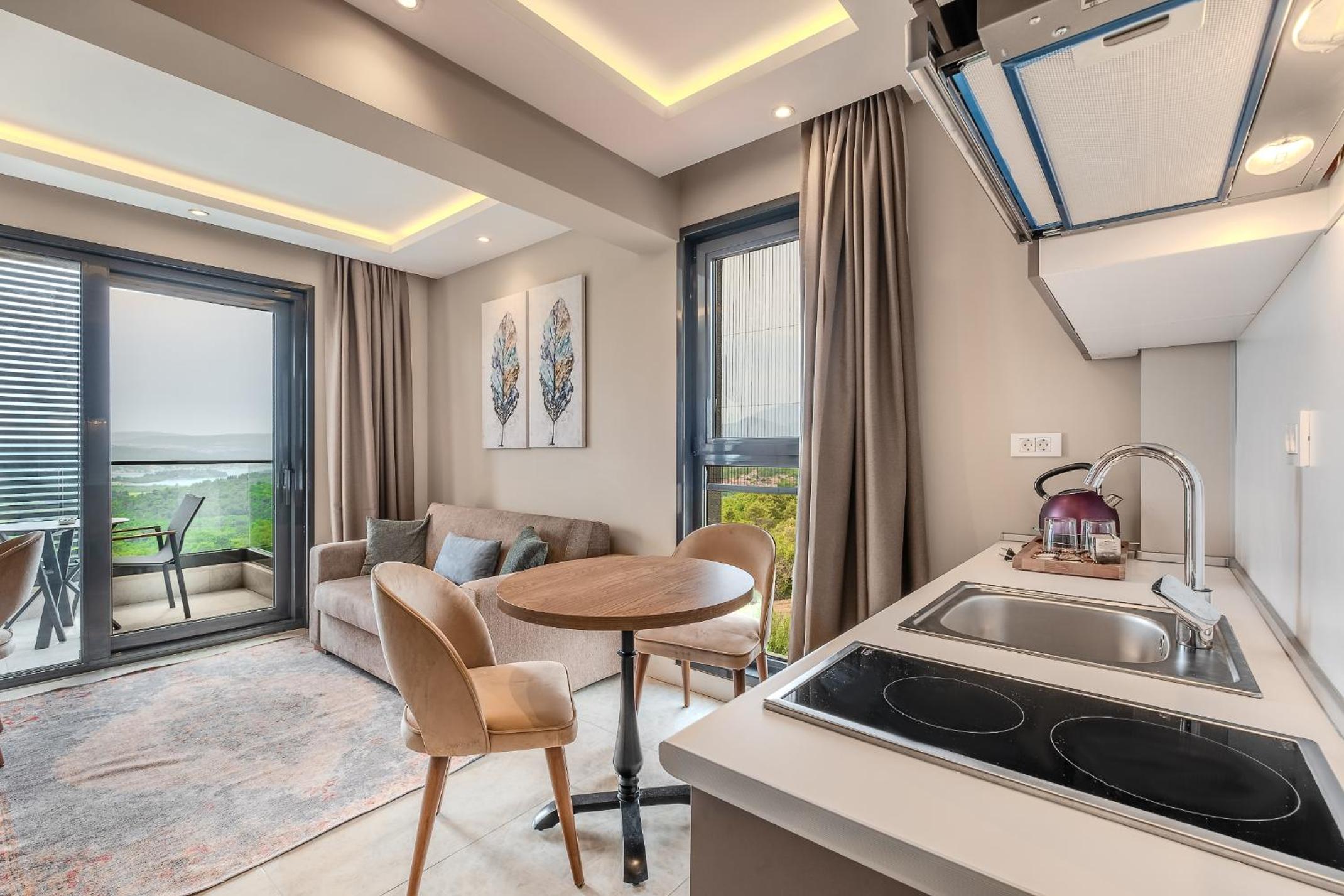 King Suite with Sea View - Photo 5