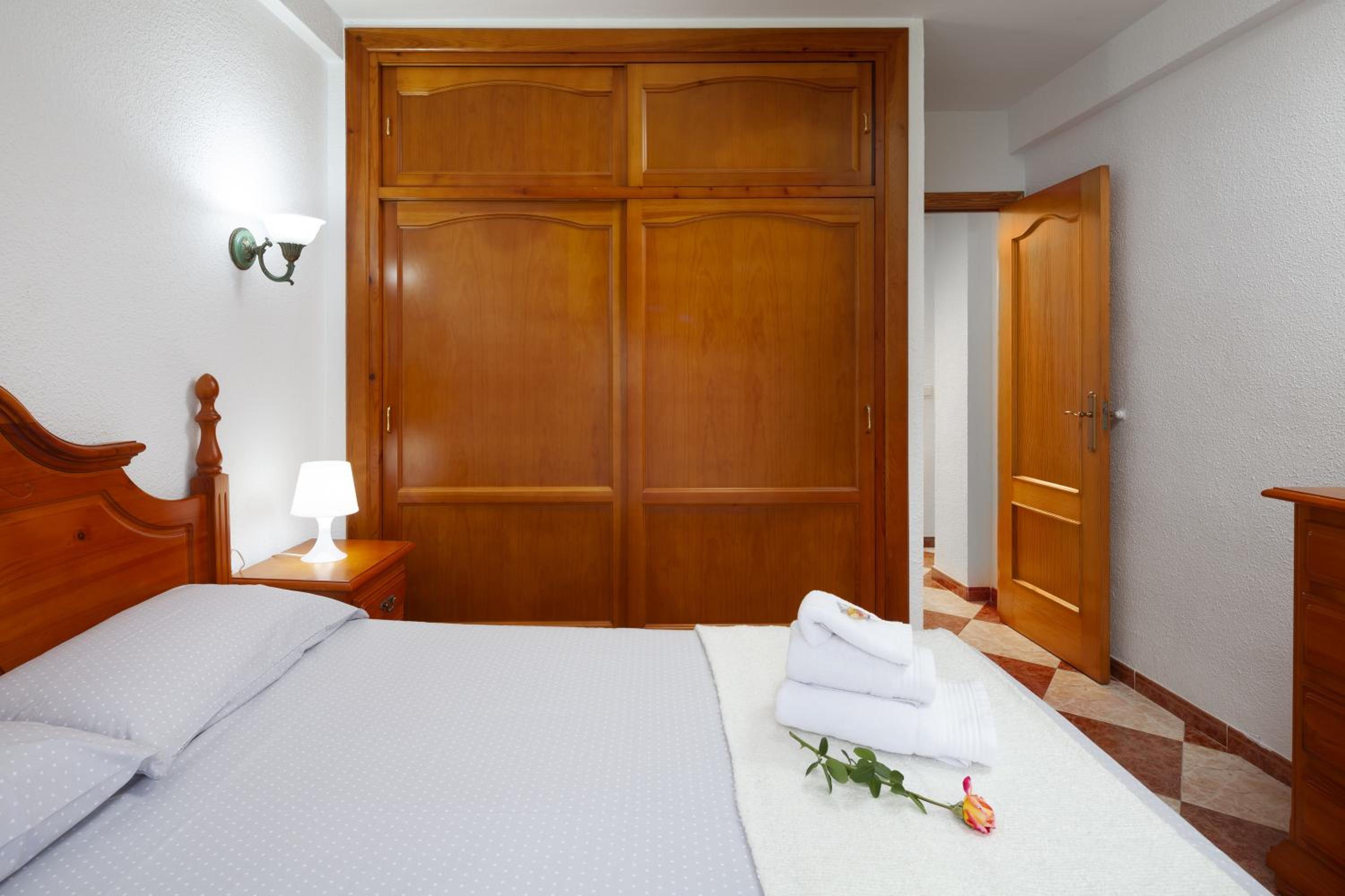 Two-Bedroom Deluxe Apartment with Garden View photo 3