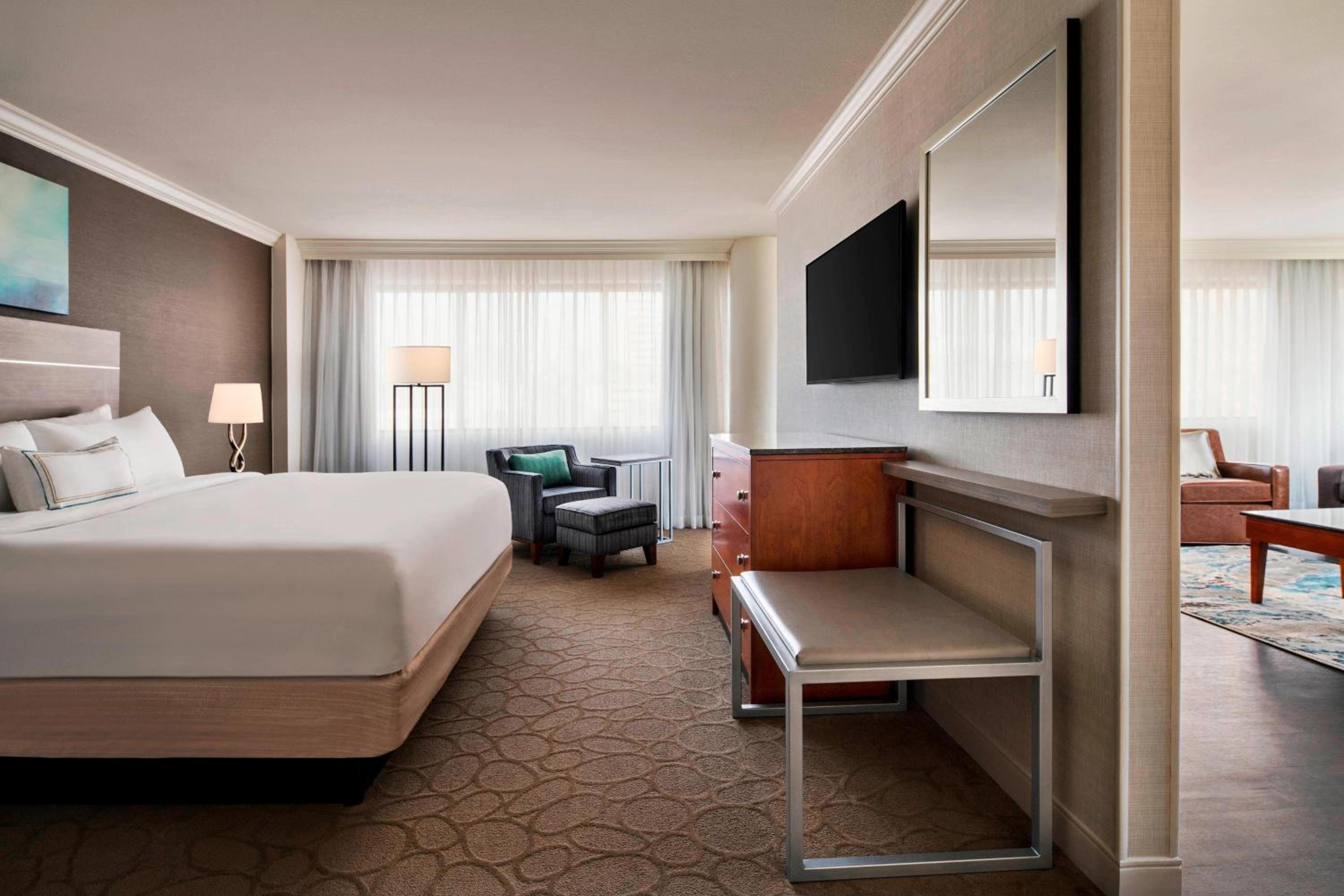 Junior Suite, 1 King, Sofa bed, River view - Photo 3