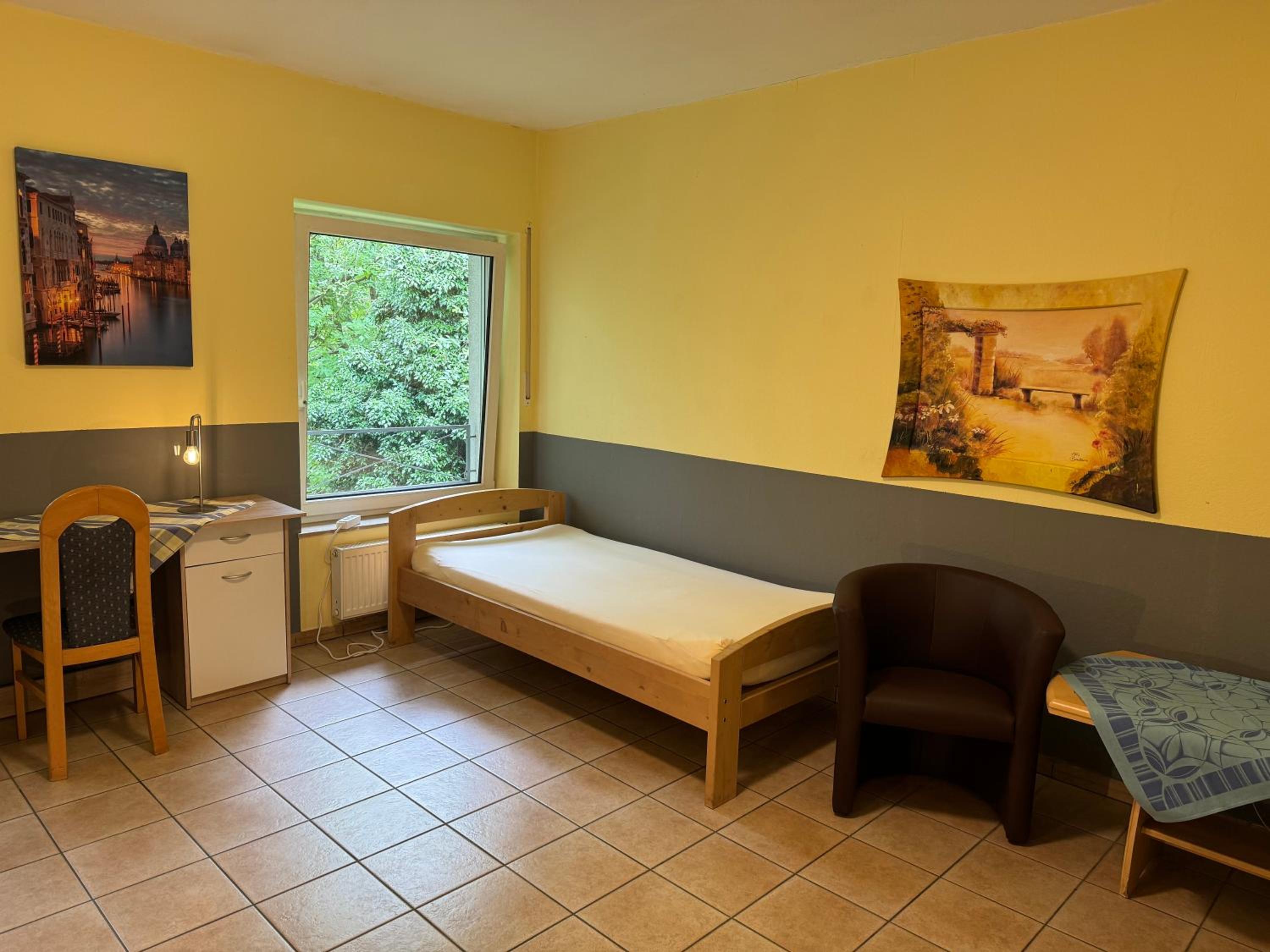 One-Bedroom Apartment photo 1